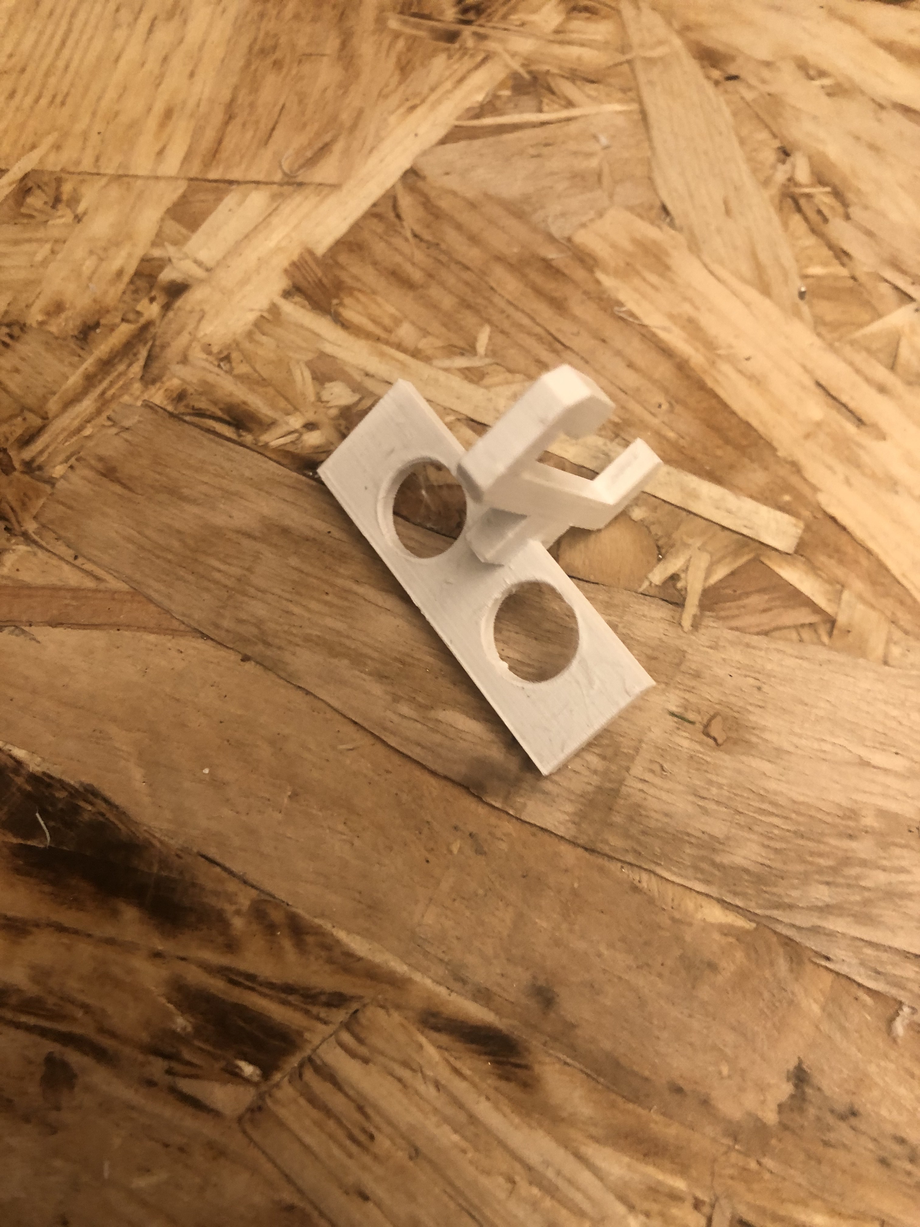 bracet voltmeter pin