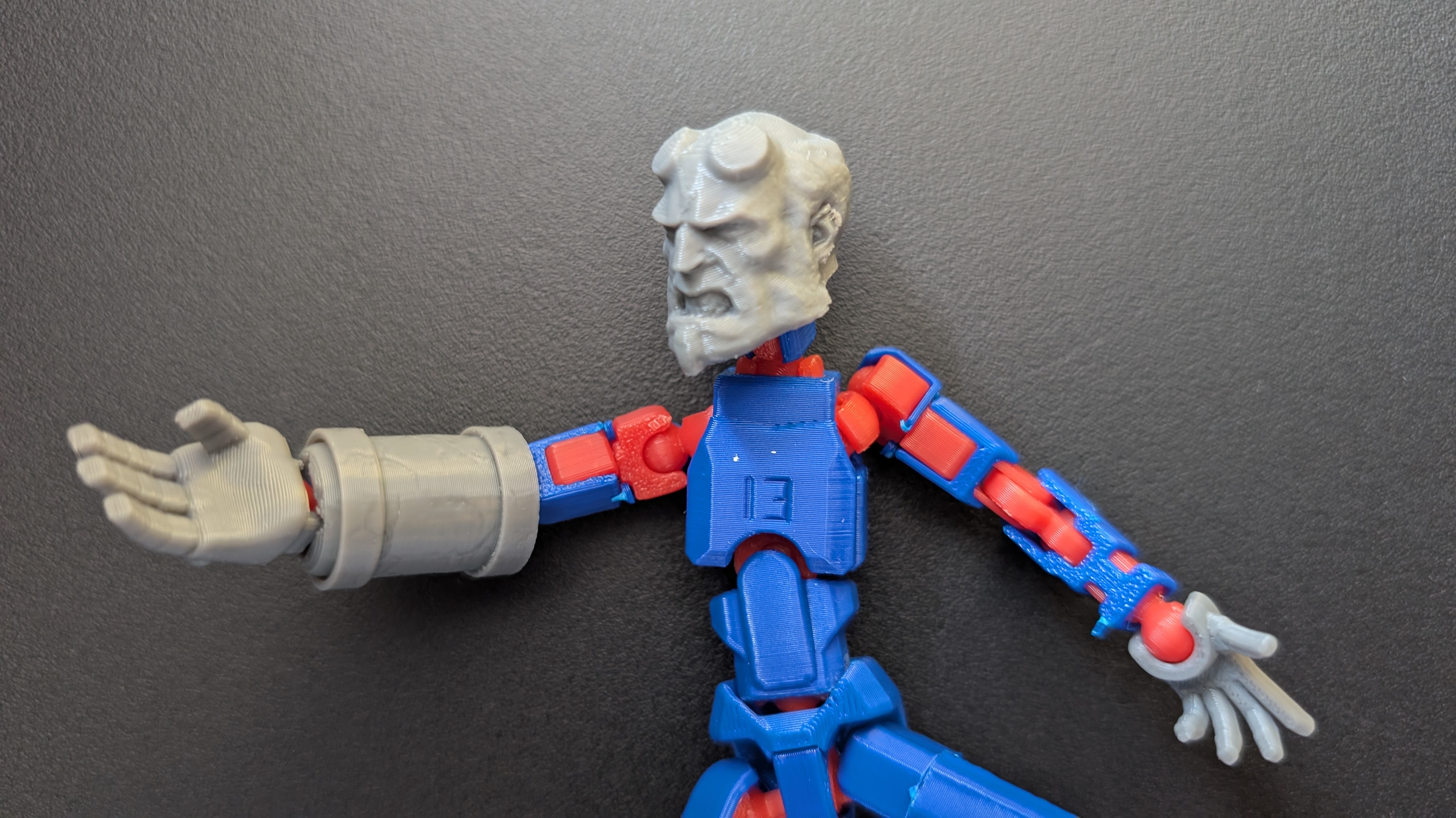 Tête de Hellboy pour Dummy13