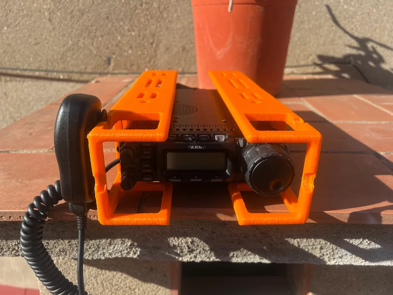 Yaesu FT-857D manpack rails by Haskō | Download free STL model