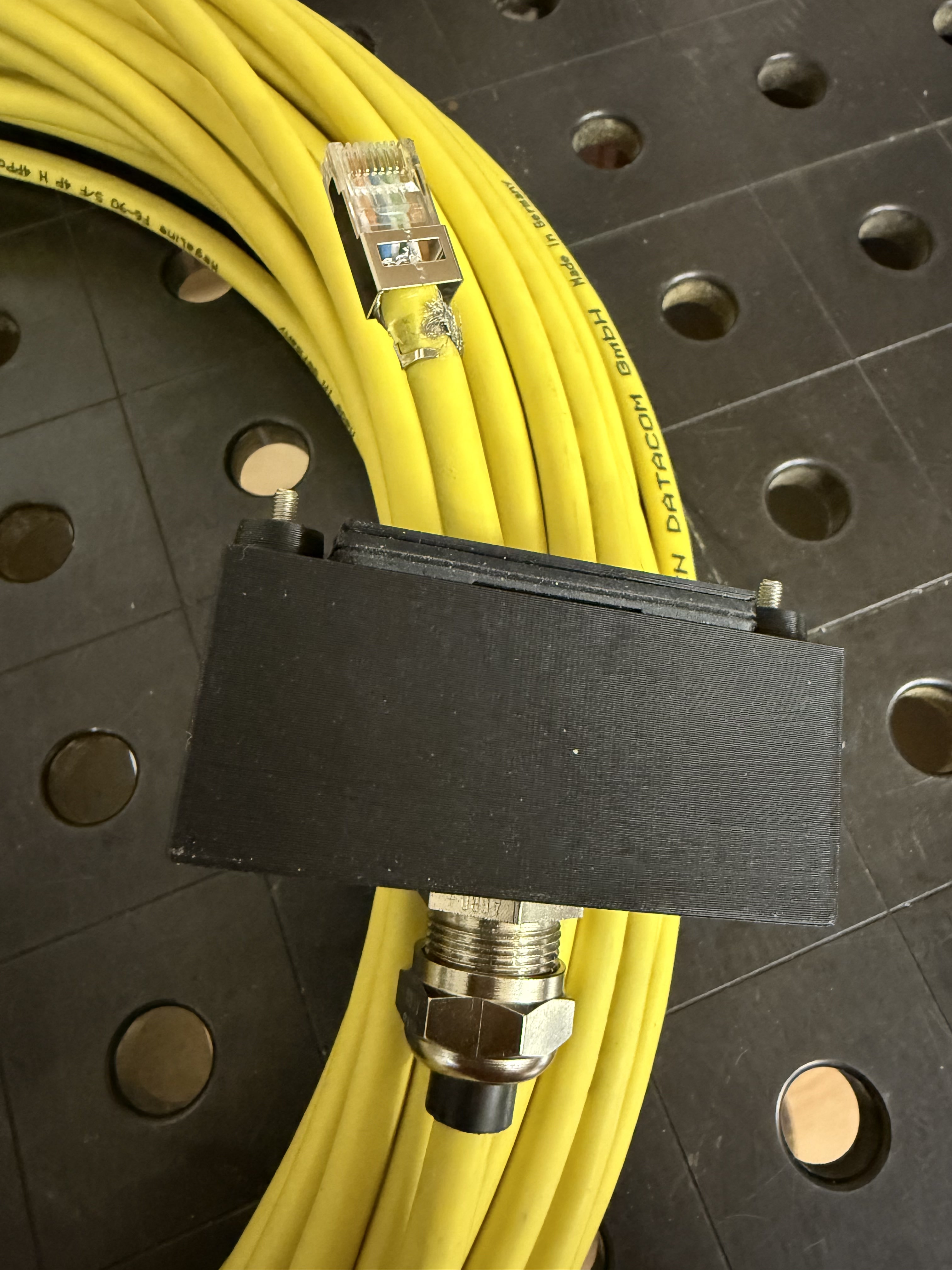 Cover for ZTE MC889 Outdoor Router to insert own cable