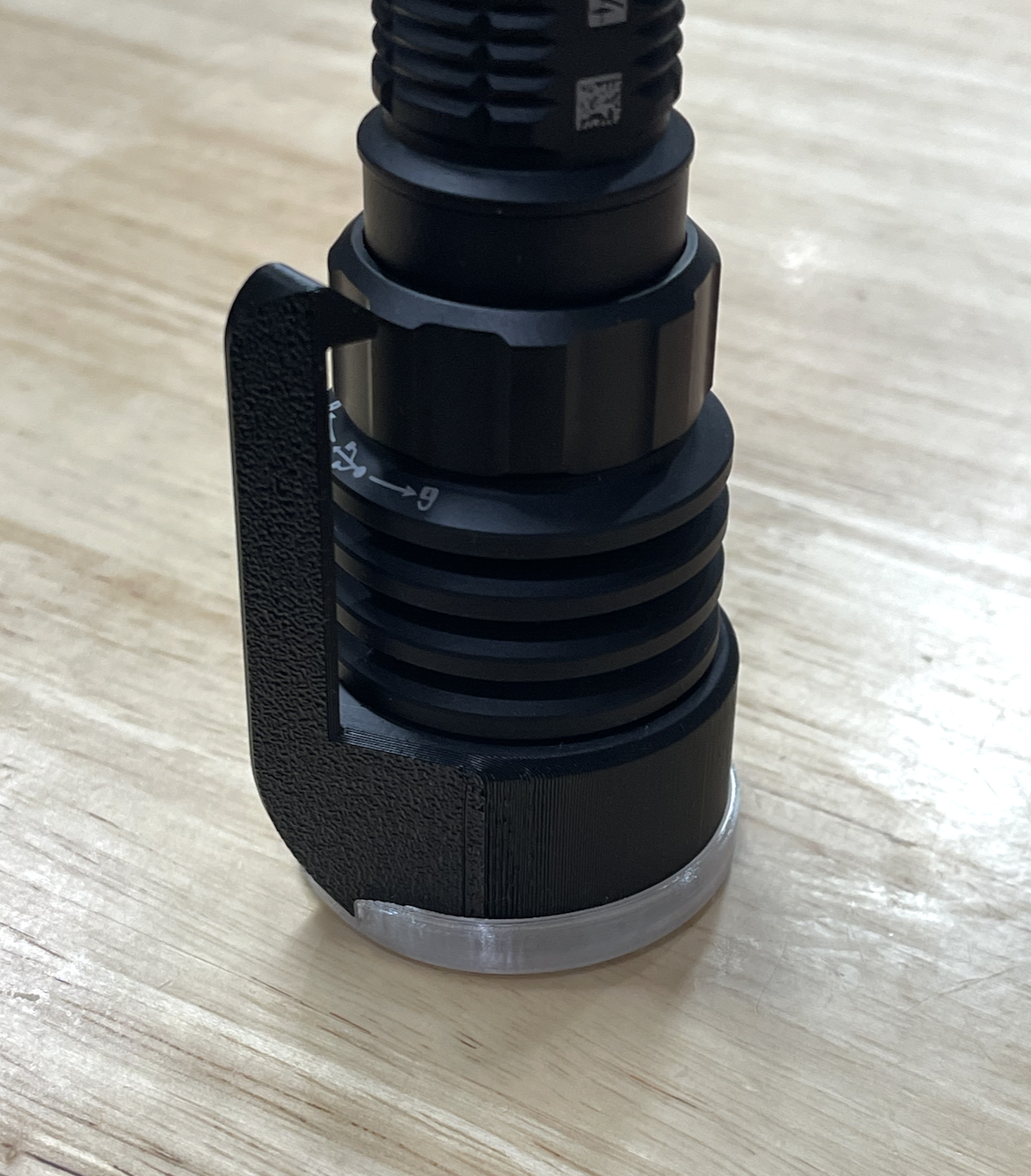 Olight Warrior 4X pocket clip & diffuser — thumbnail 2
