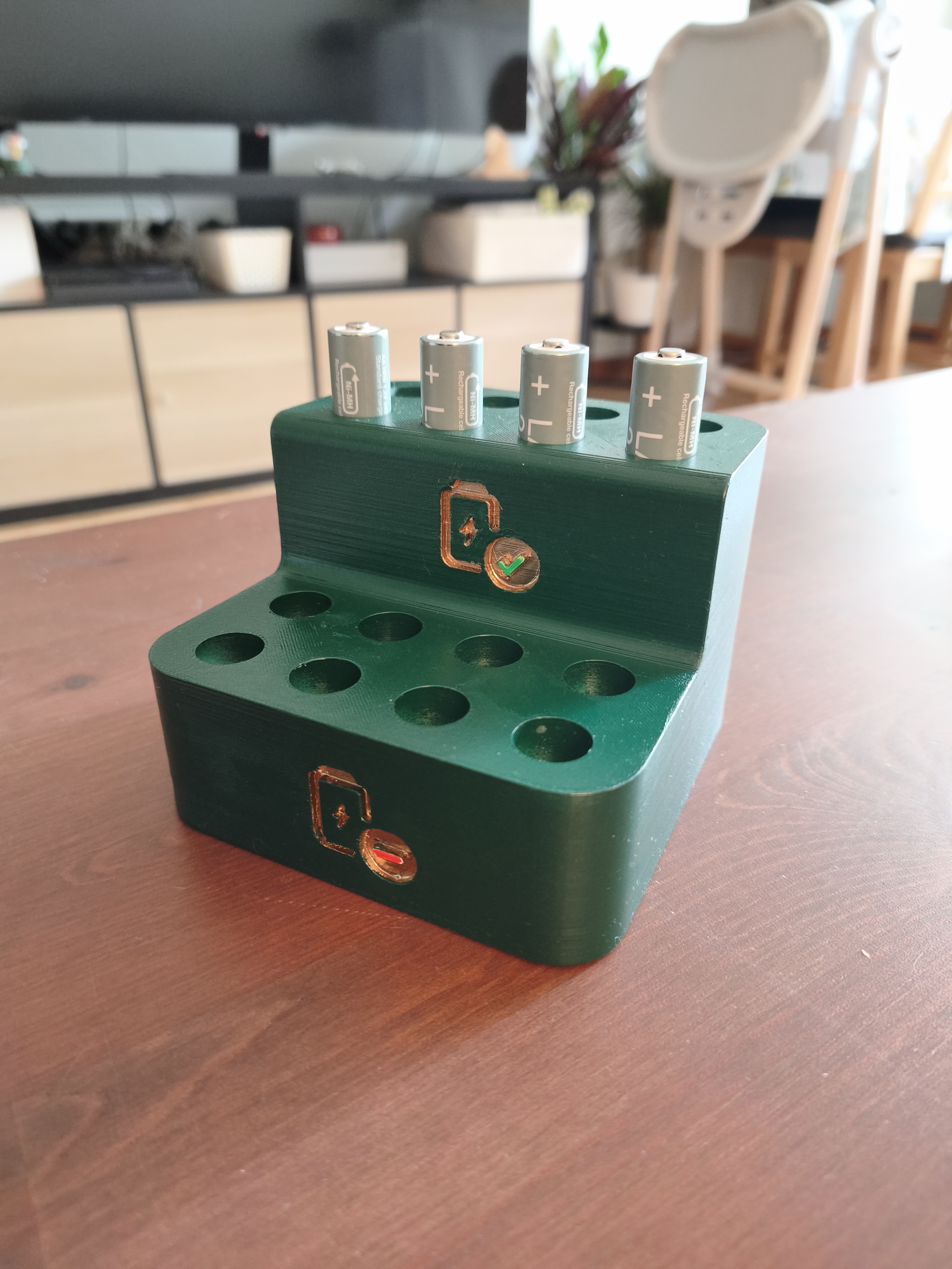 Rechargeable AAA Batteries Holder