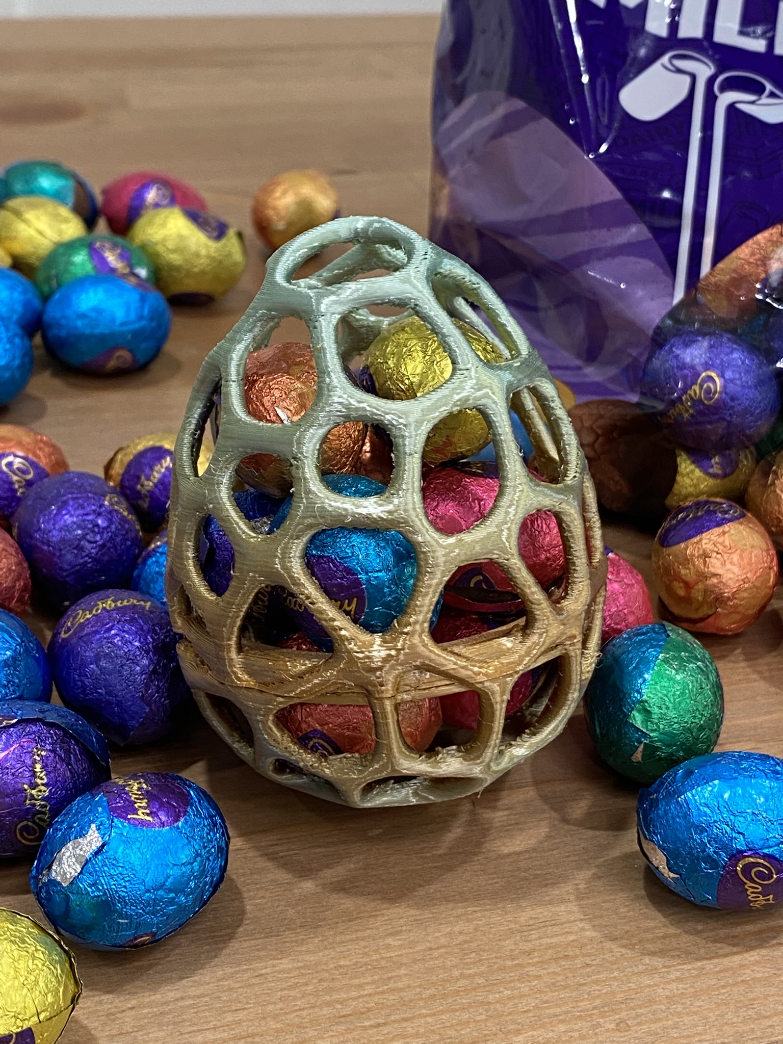 Voronoi Cage Easter Egg Container