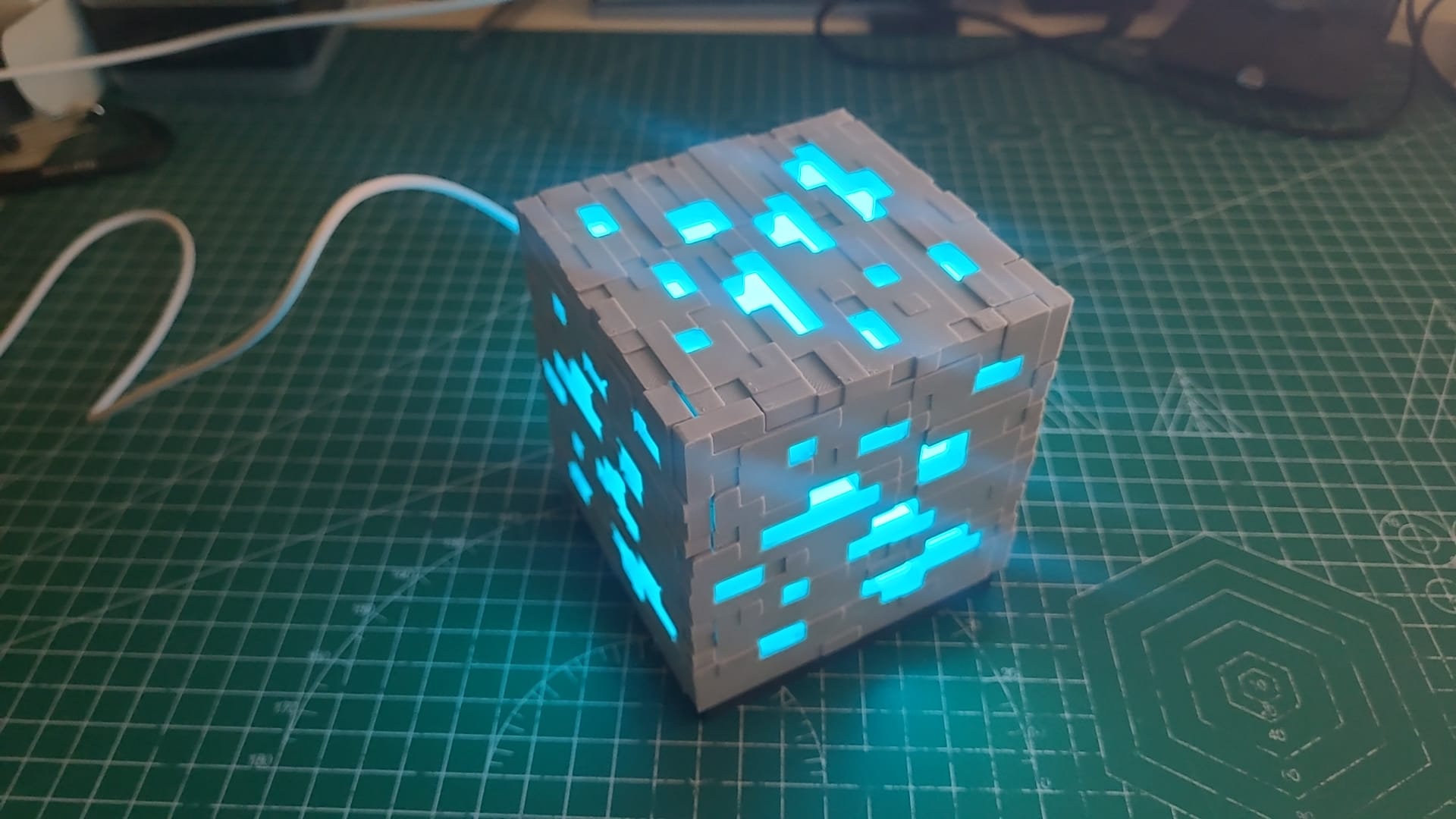 LED Lamp Kit 001 - Minecraft Ore Lamp - New Adapter