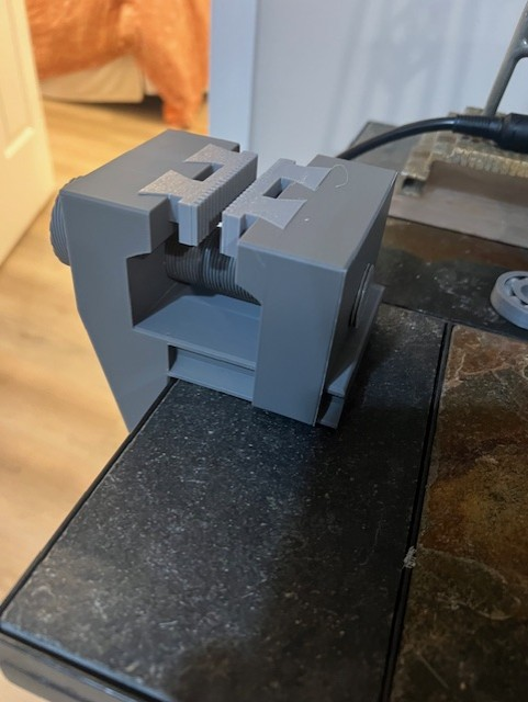 Miniatura 3 do modelo 3D Desk Vise