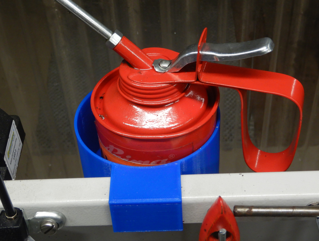 Ölkanne Halterung für Bernardo P600G Spänewand; Oil can holder for Bernardo P600G chip wall