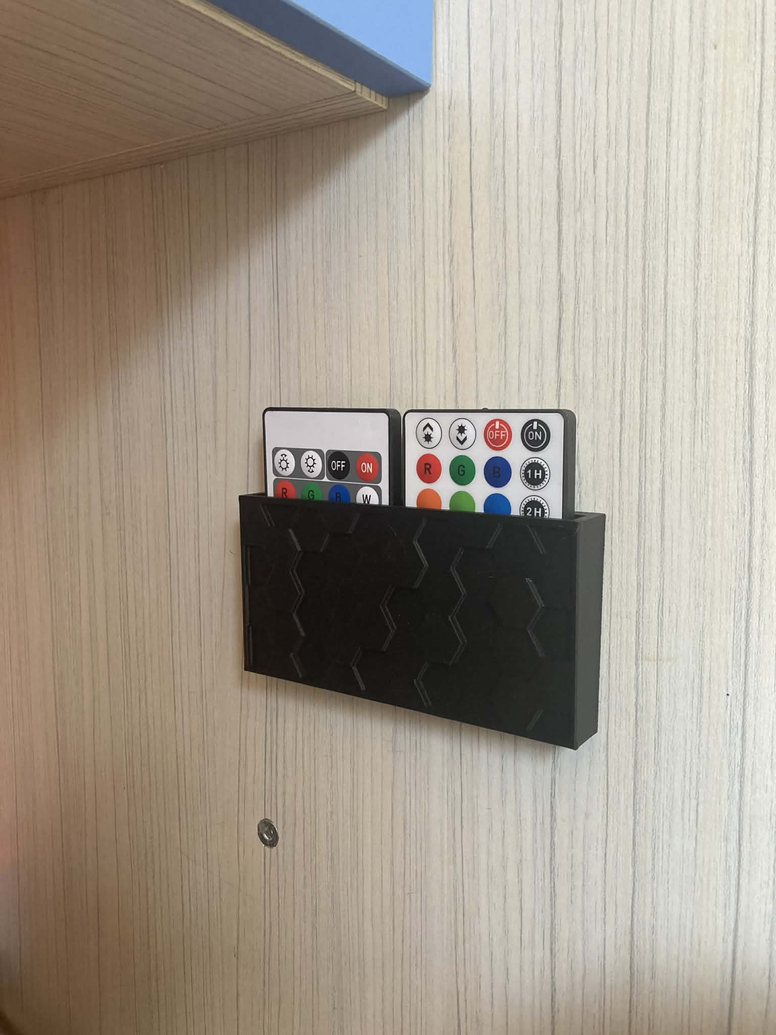 Led controller holder for 2 controllers