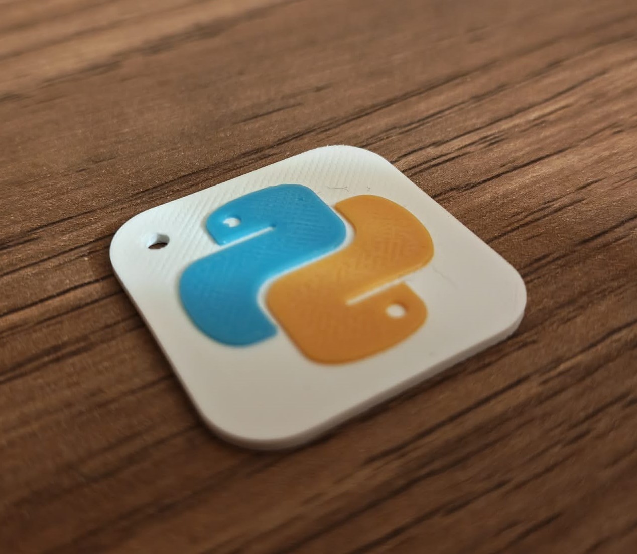 Miniatura 2 do modelo 3D python logo keychain