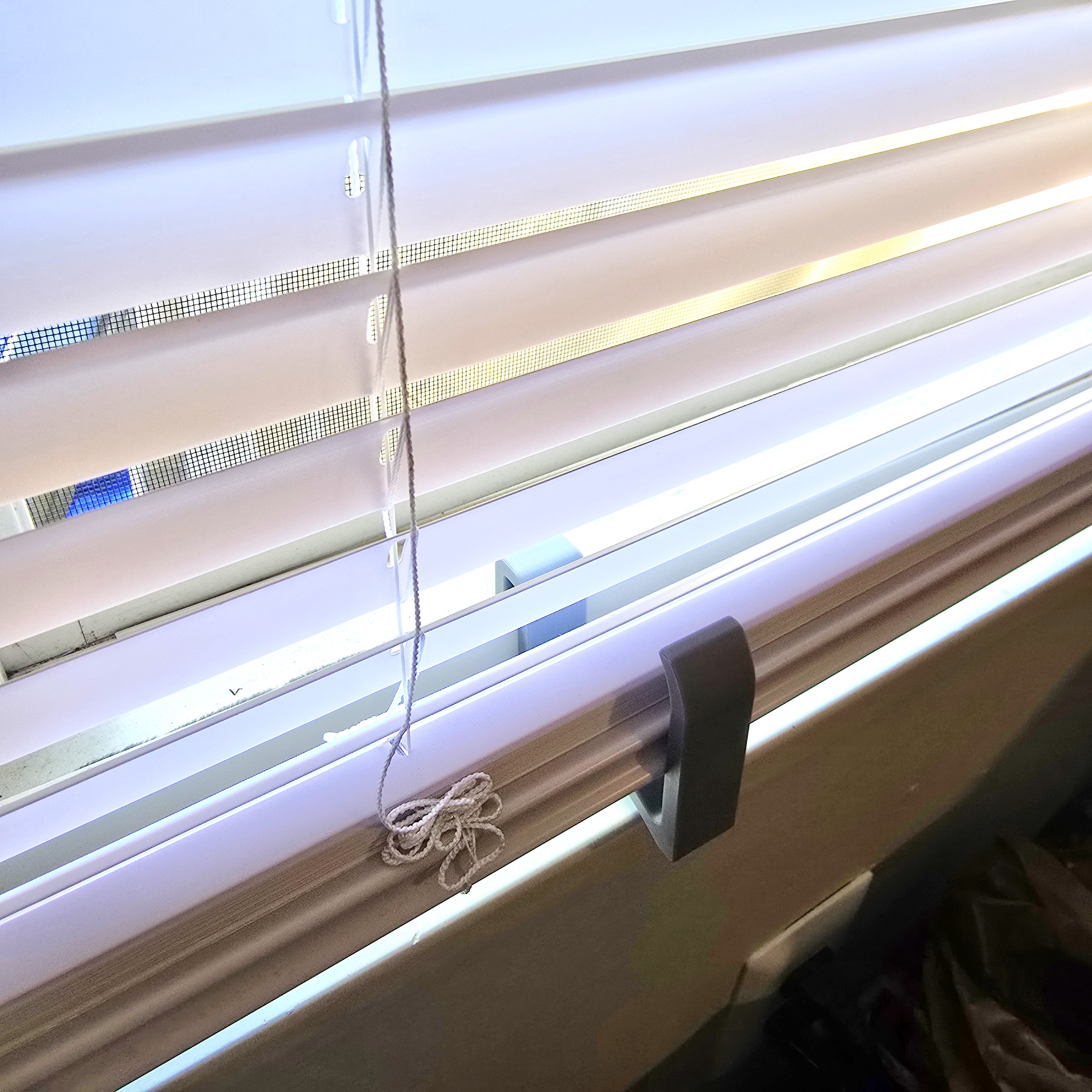 Miniatura 2 do modelo 3D Window Blind Blocker