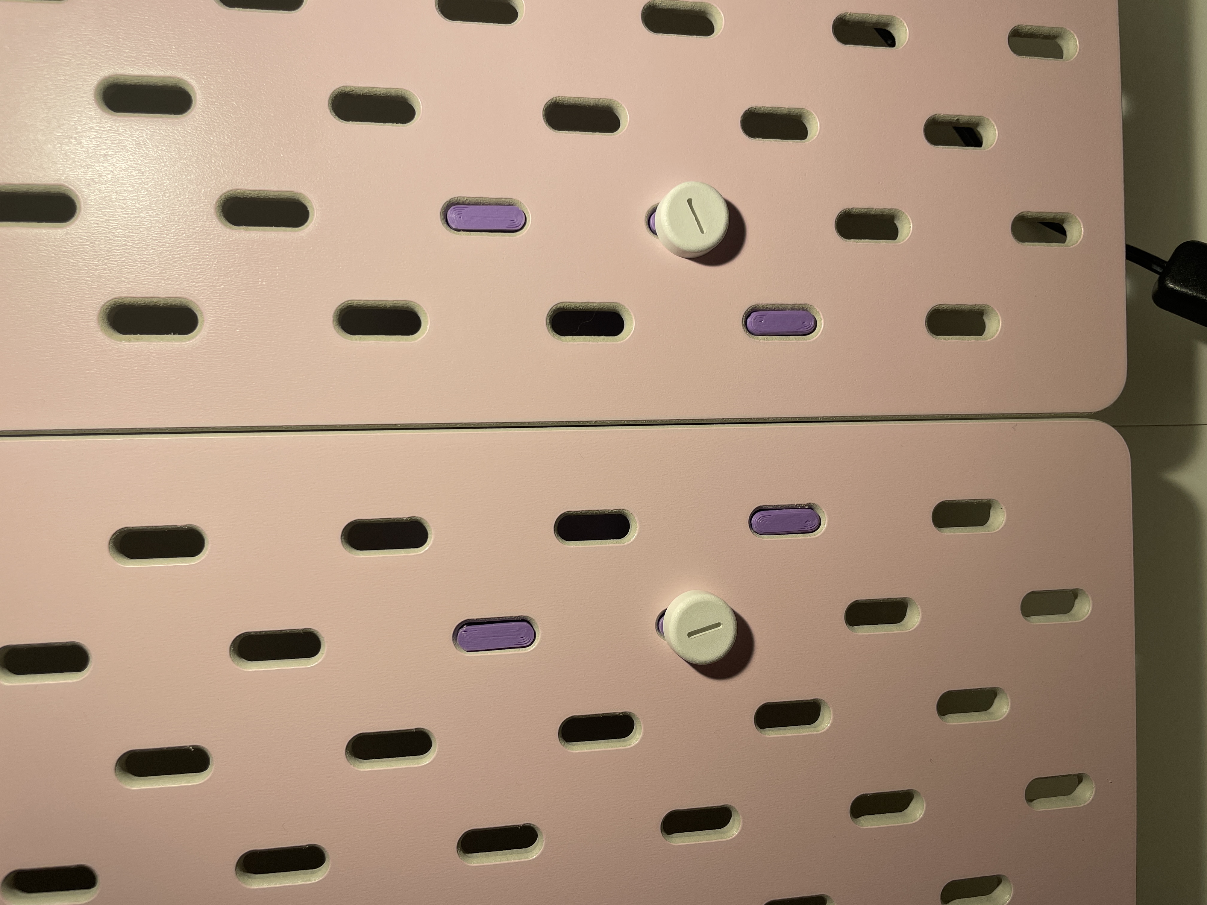 Horizontally Connected Skadis Command Strip Mount