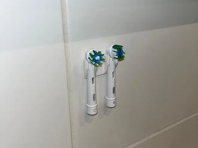 Oral-B Toothbrush Head Holder