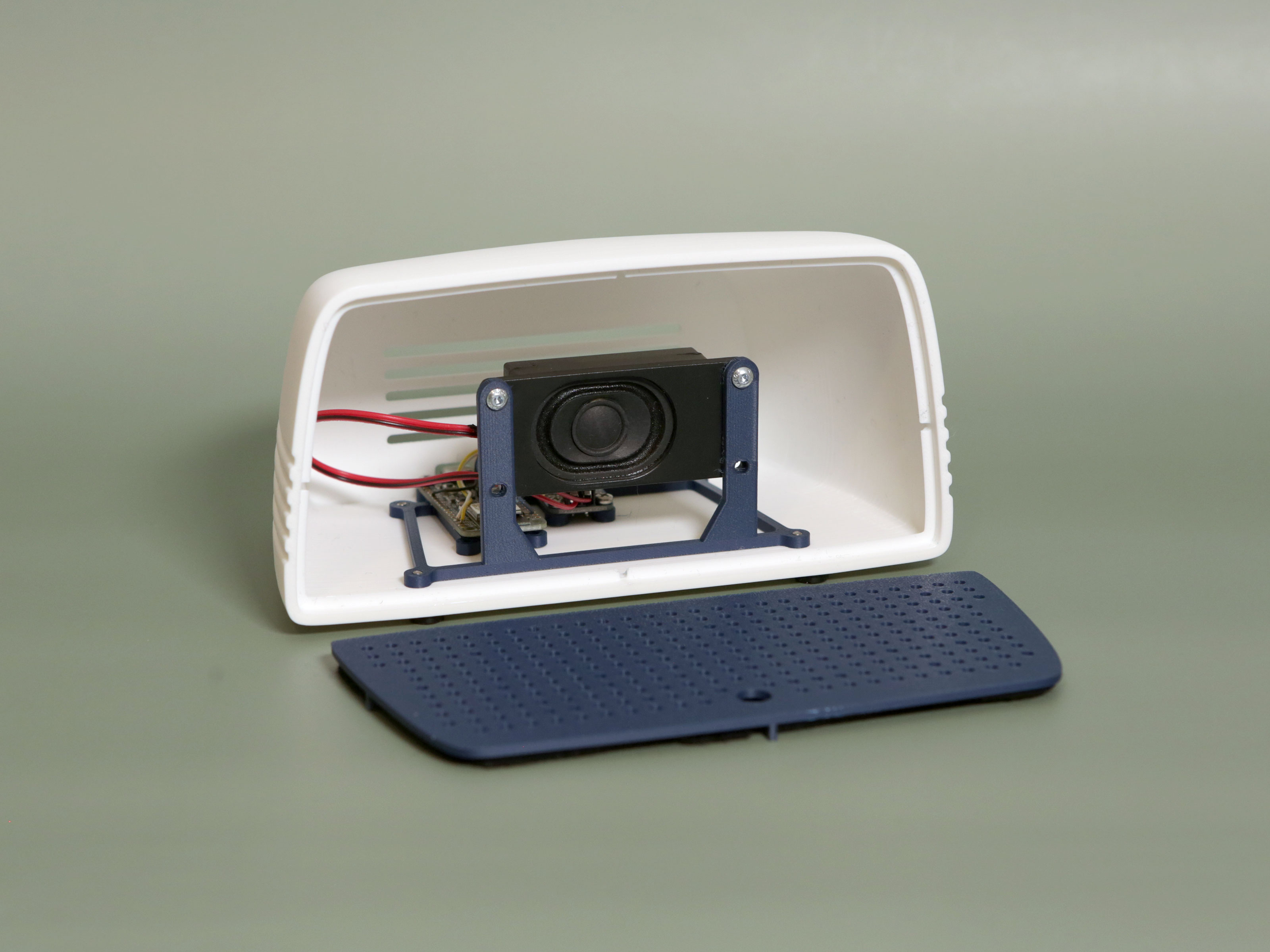 Severance Inspired Bluetooth Speaker — miniatura 3