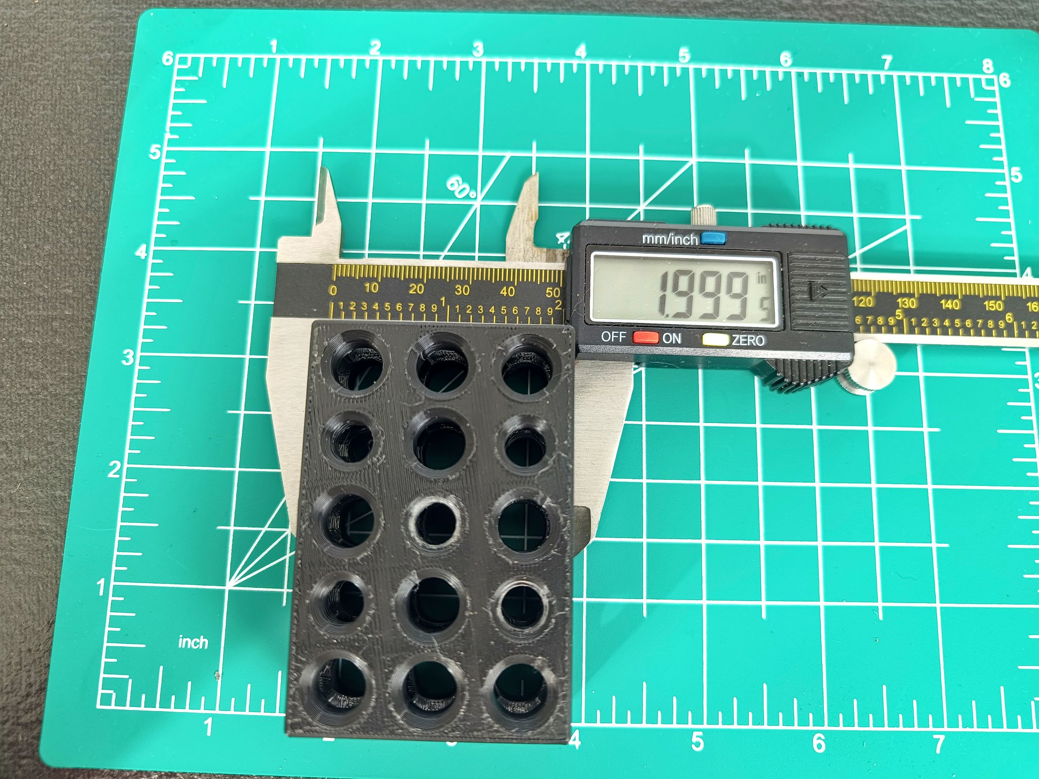 Miniatura 6 do modelo 3D Threaded 123 Block