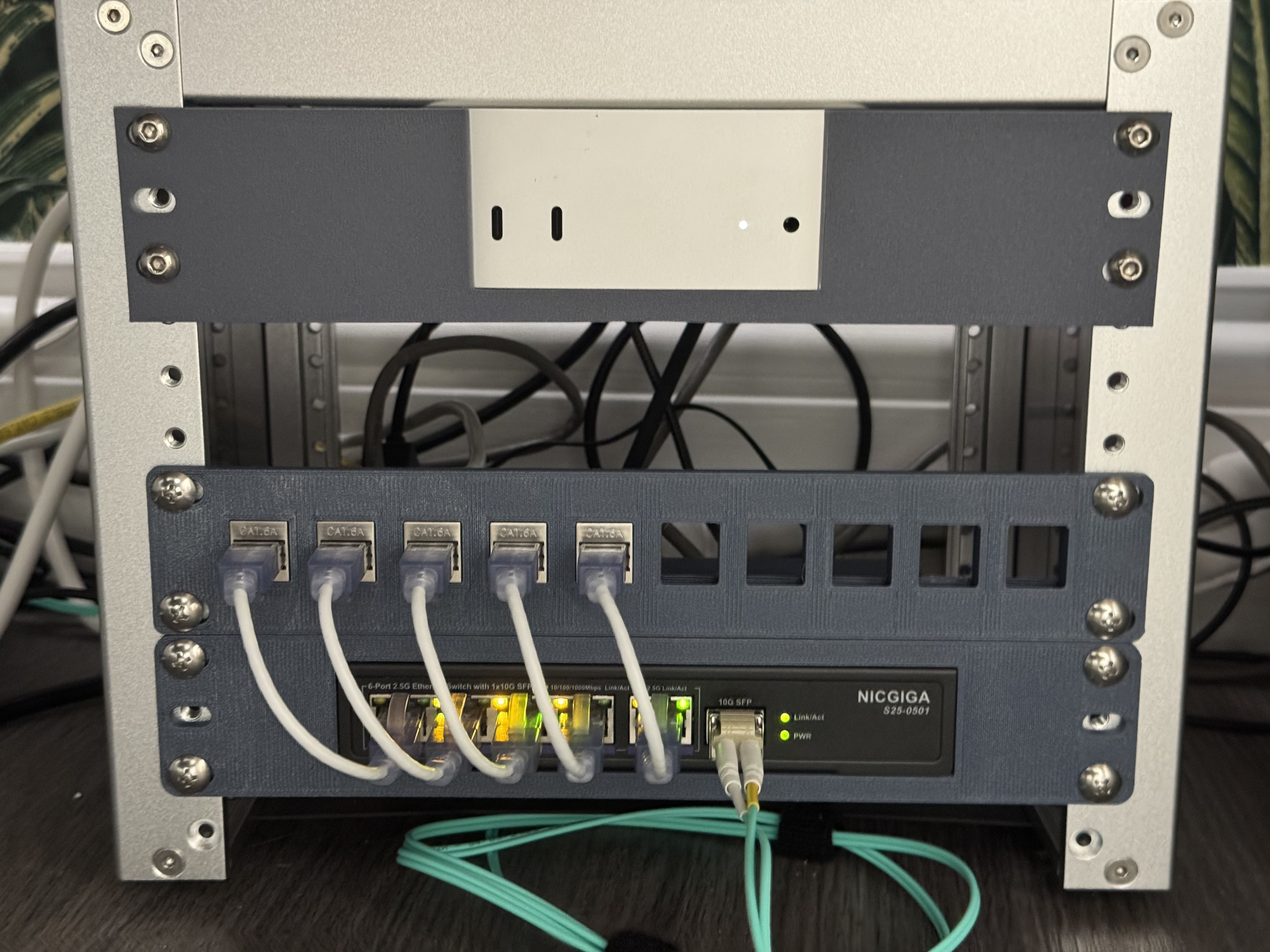 Nicgiga S25-0501 10" Rack Mount