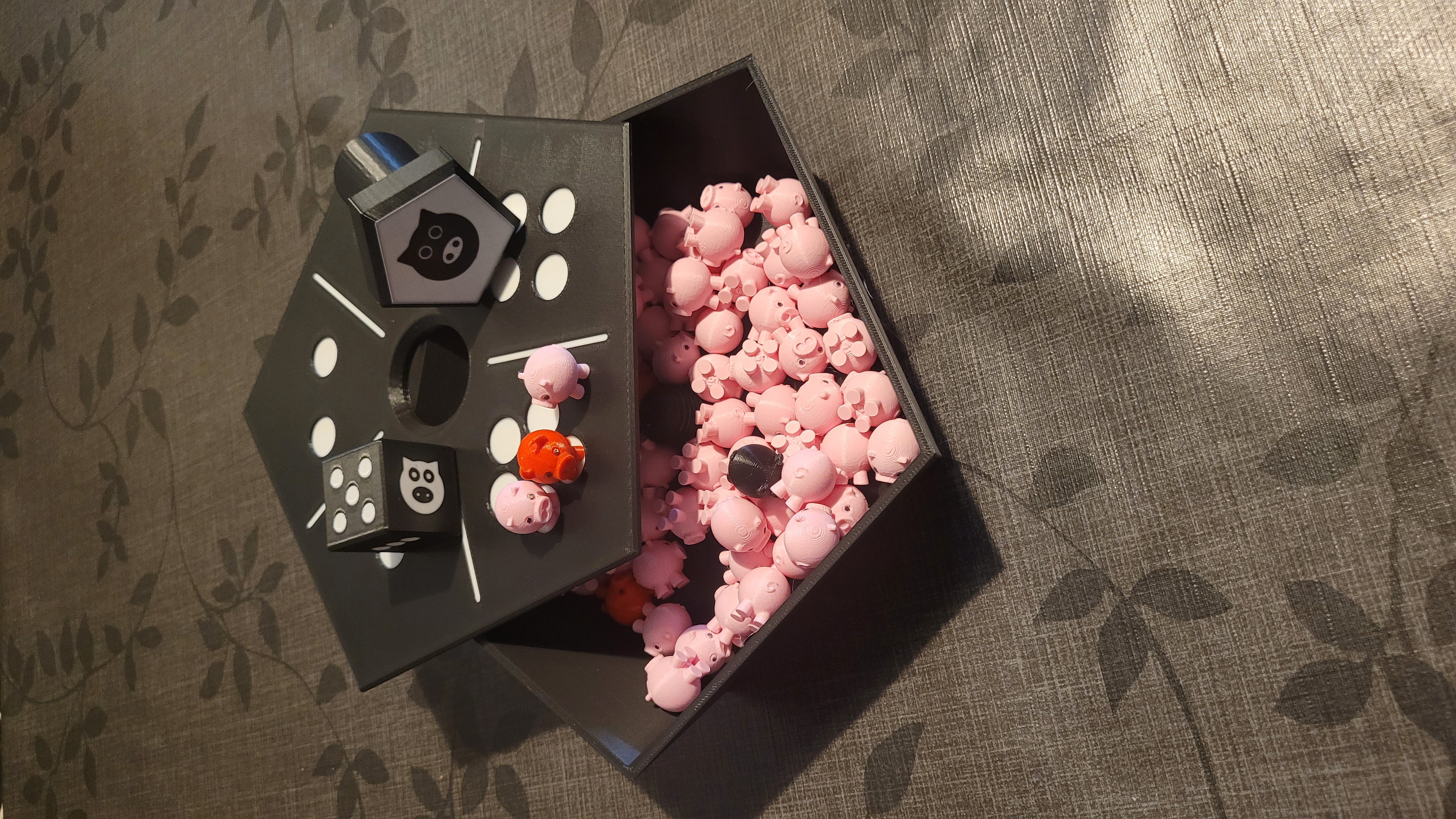 Board game - PIG HOLE