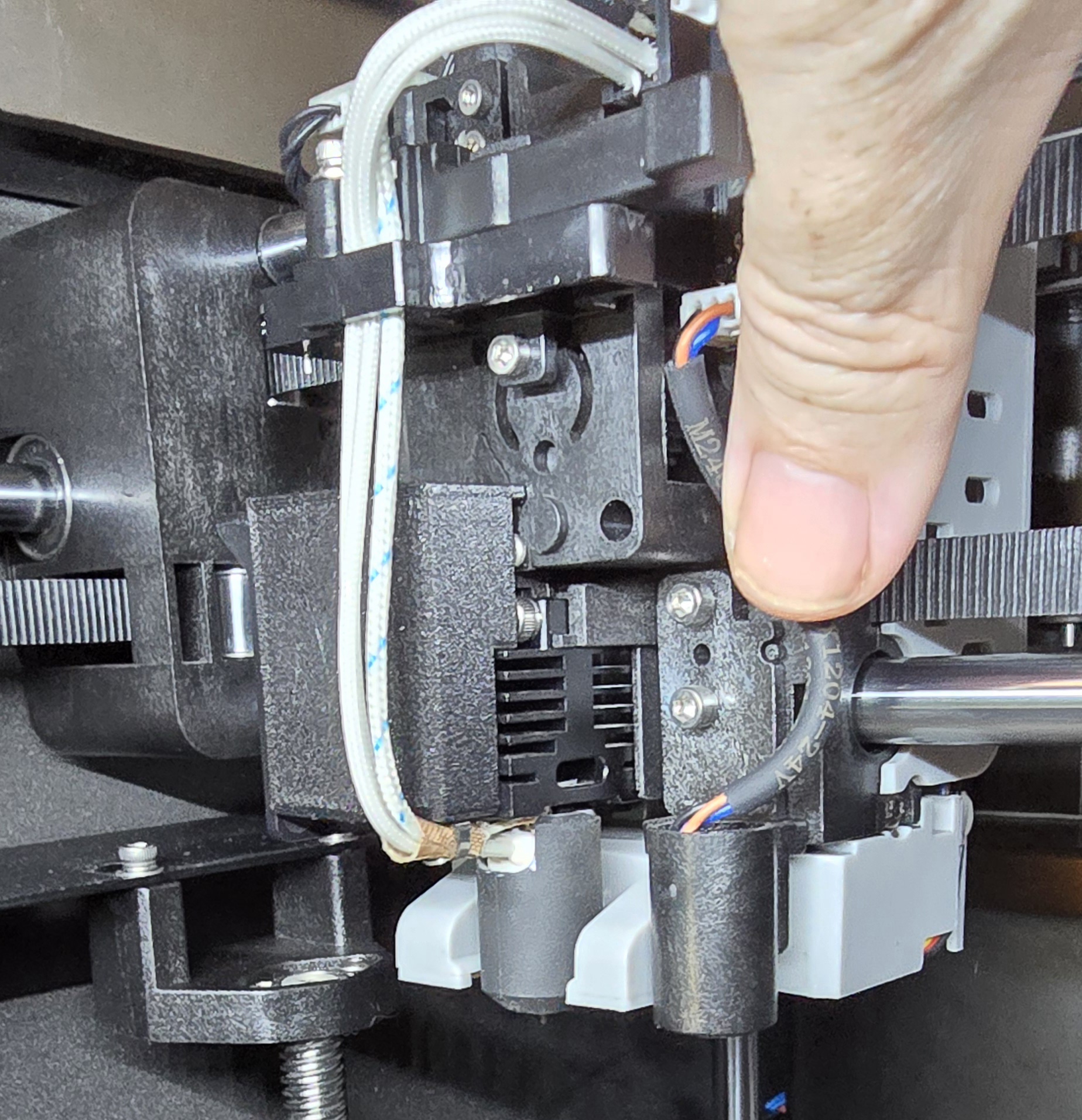 Hotend heatsink fan duct for the Qidi Plus 4