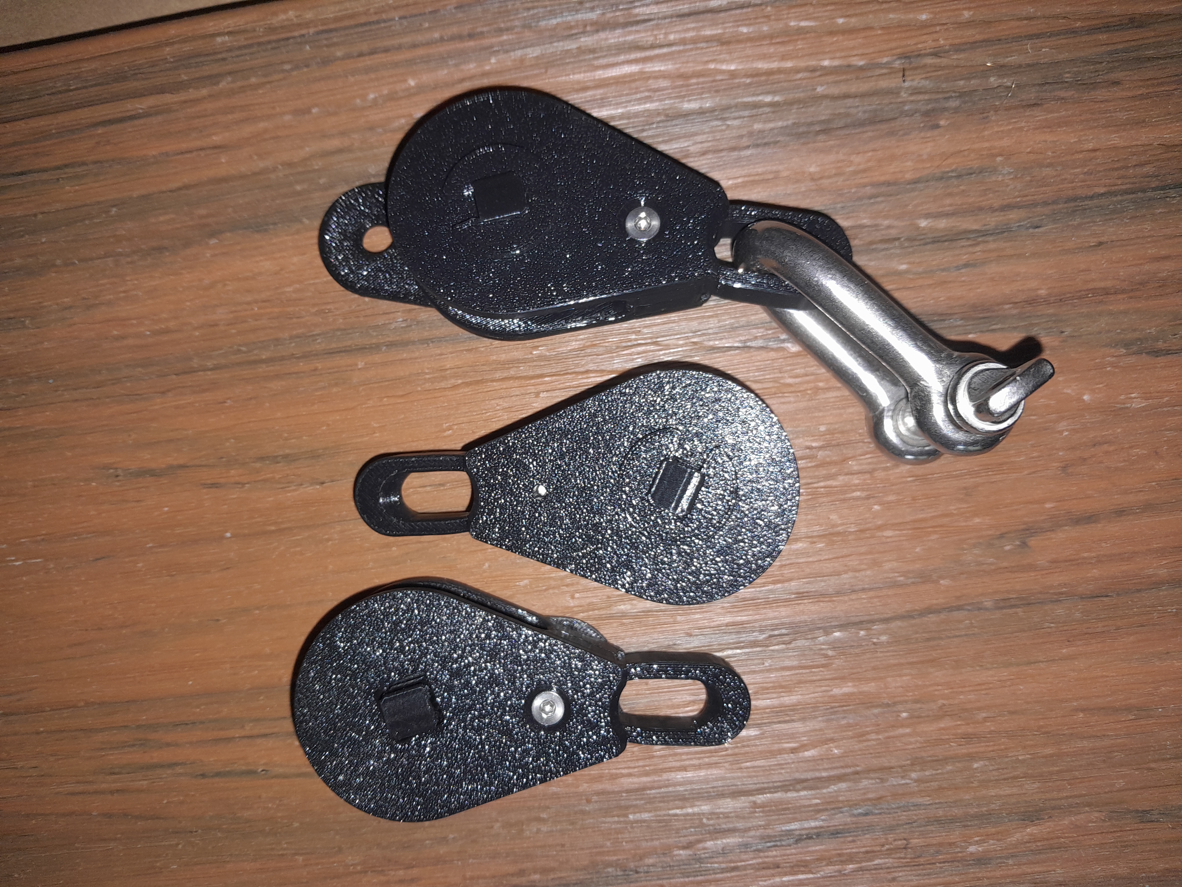 Strong Pulley with modified eyelet (for shackle) 3D model thumbnail