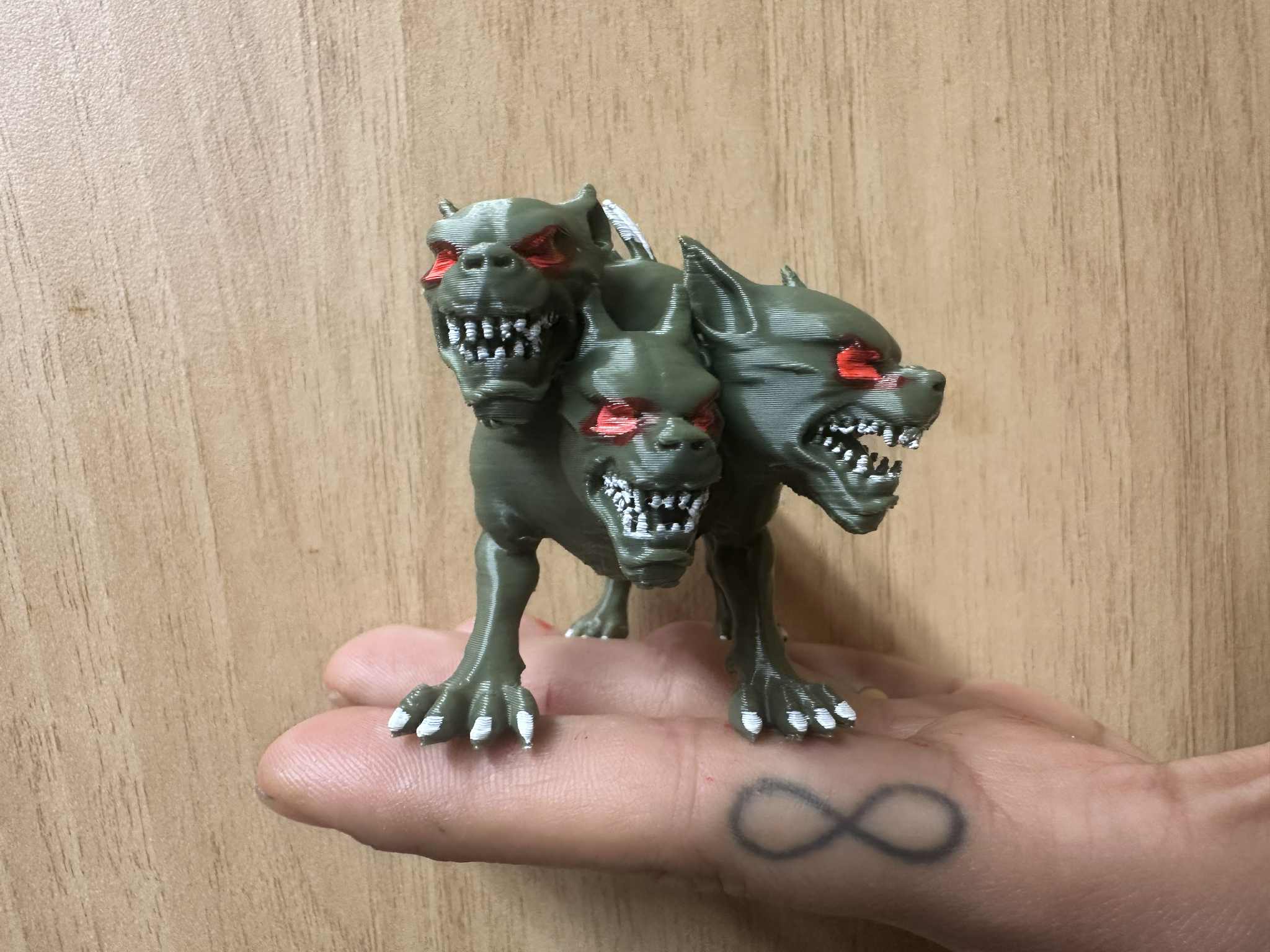 Cerberus Three-Headed Underworld Guardian Hound - Fluffy — miniatura 2