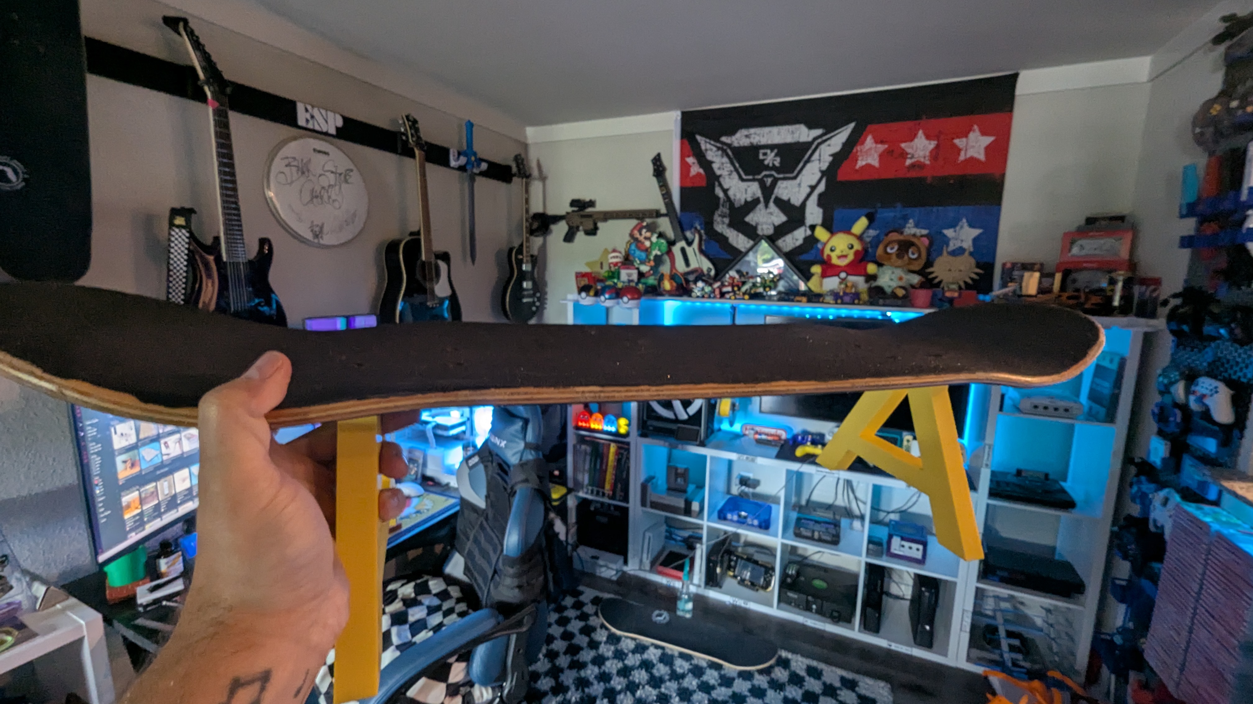 Skateboard stool footrest legs
