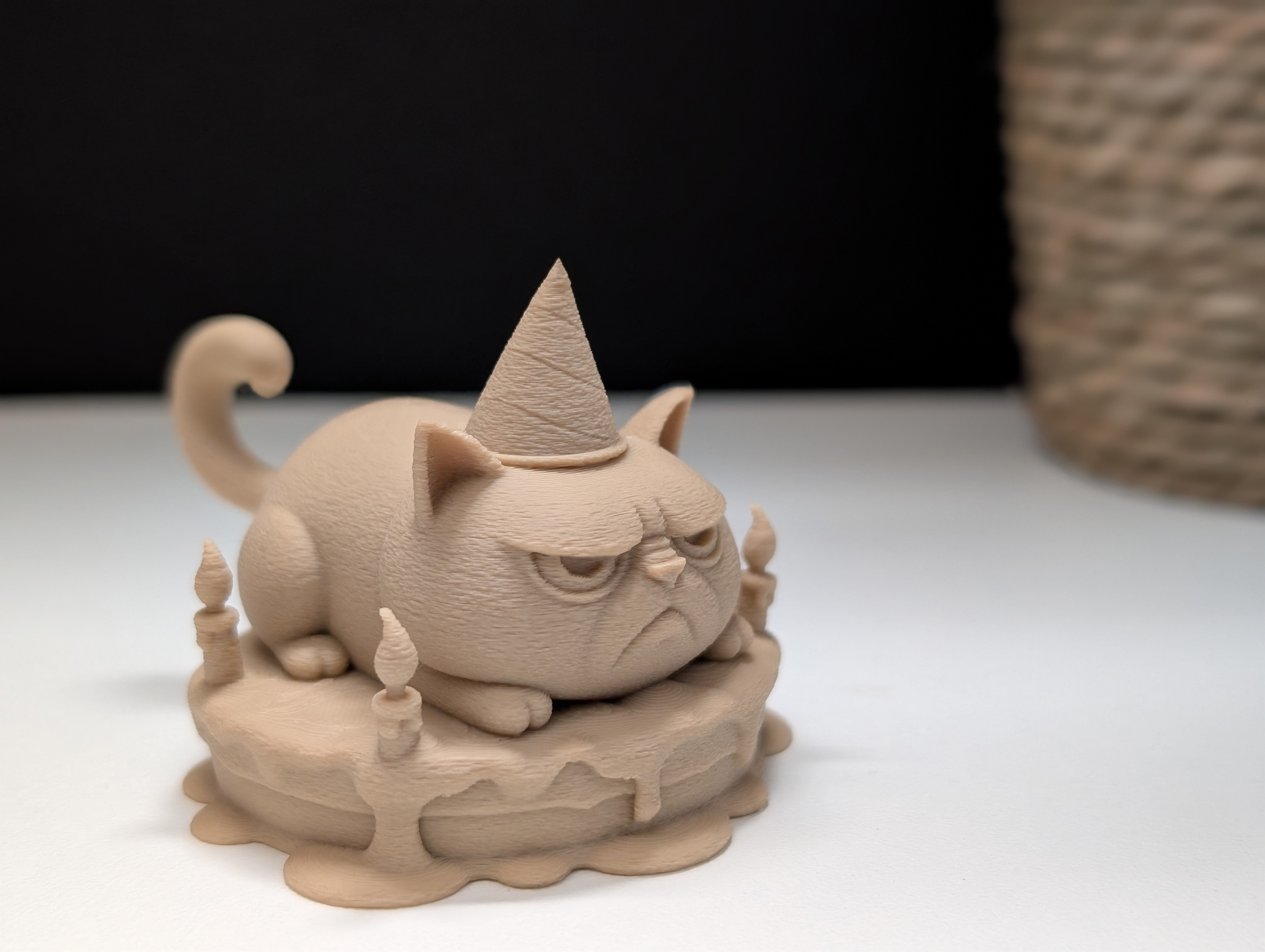 Grumpy Cat on a Cake