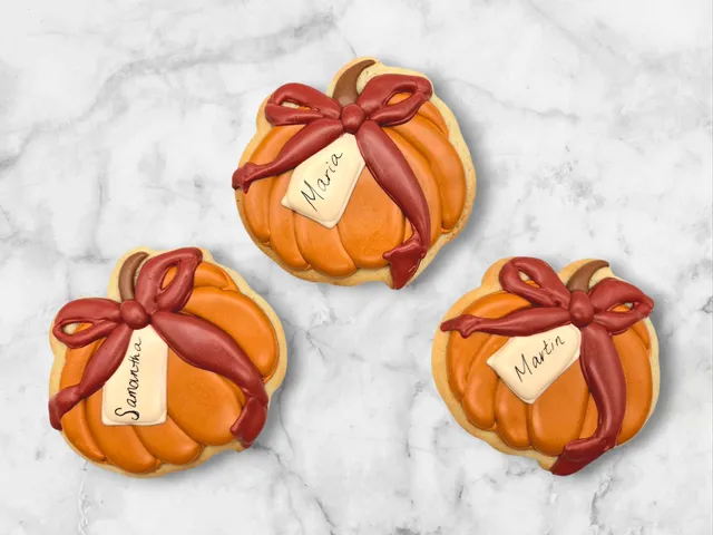 Pumpkin w tag Cookie Cutter