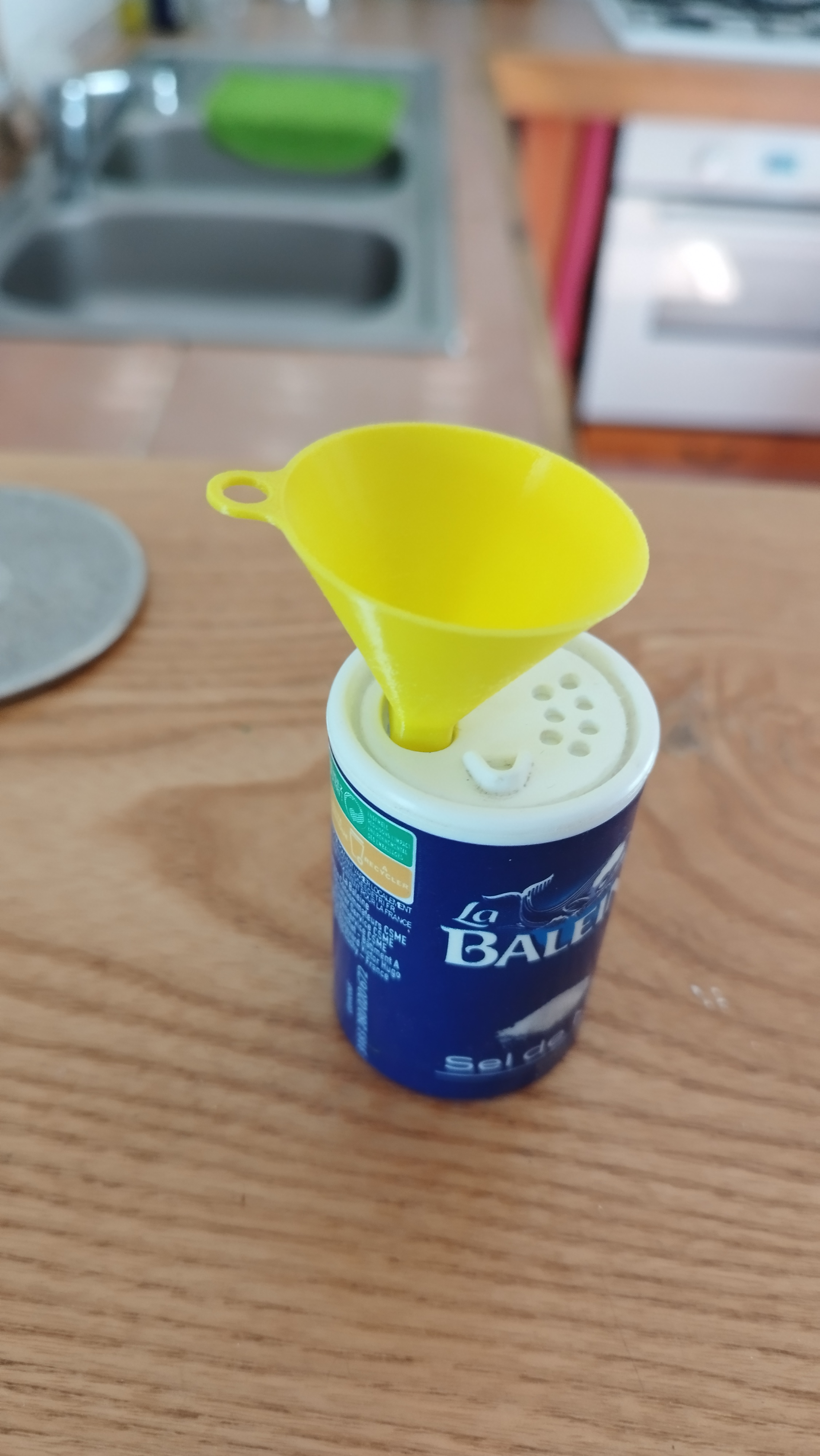 Entonnoir pour recharge mini SEL La Baleine / Miniature Whale Salt Refiller Funnel