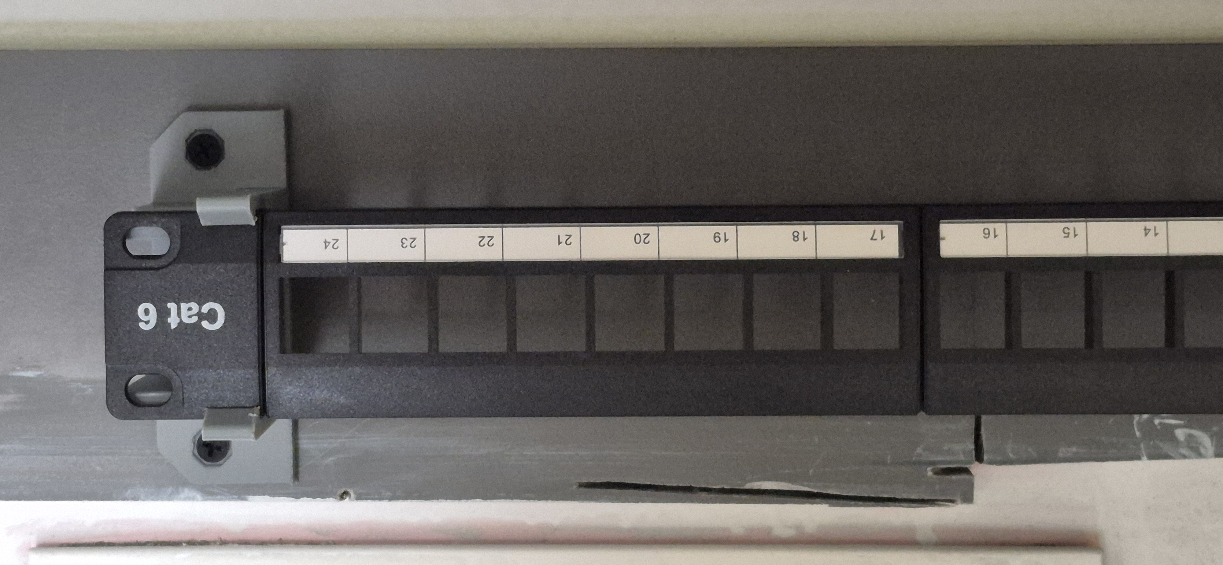 Miniatura 4 do modelo 3D 24 Port Patch Panel
