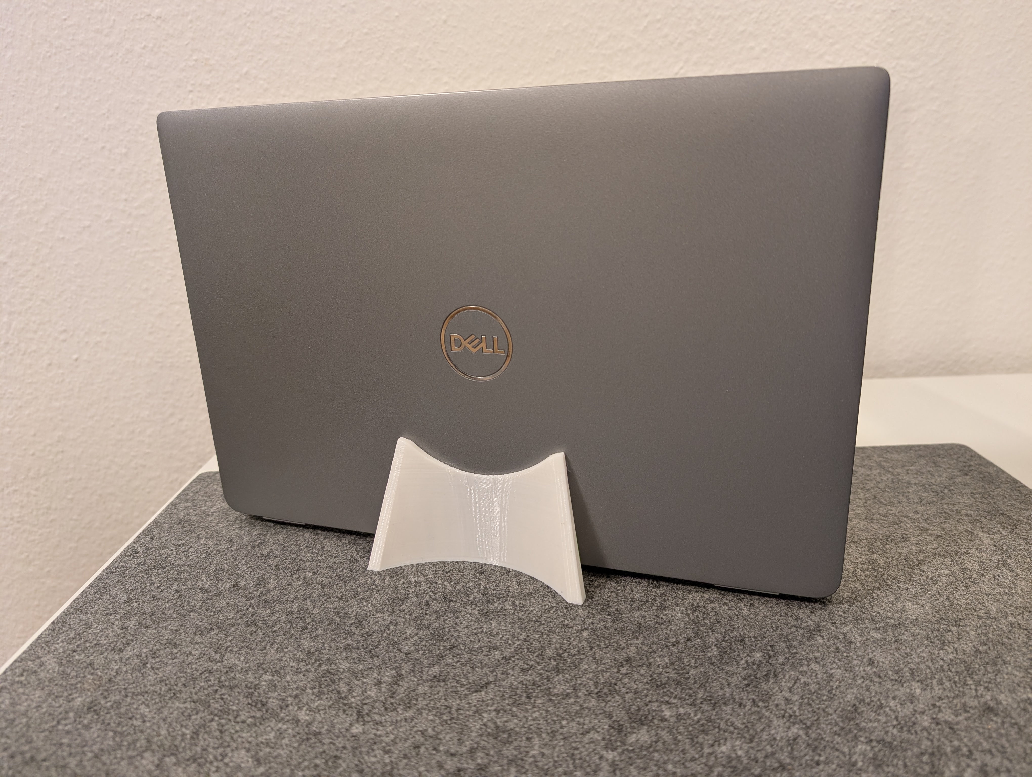 Minimalist Vertical Laptop Stand