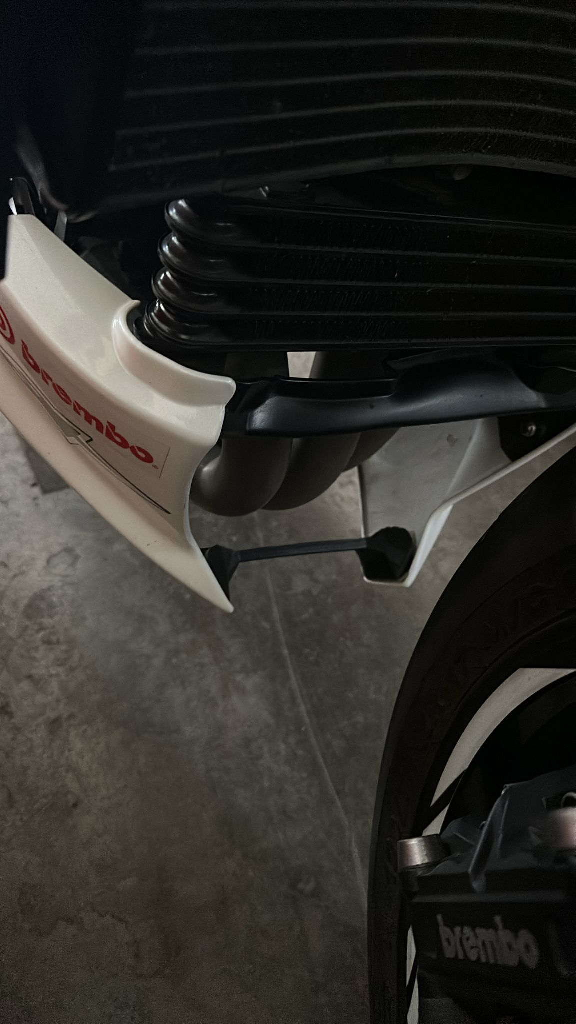 Triumph Speed Triple Bellypan Moulding - T2303103