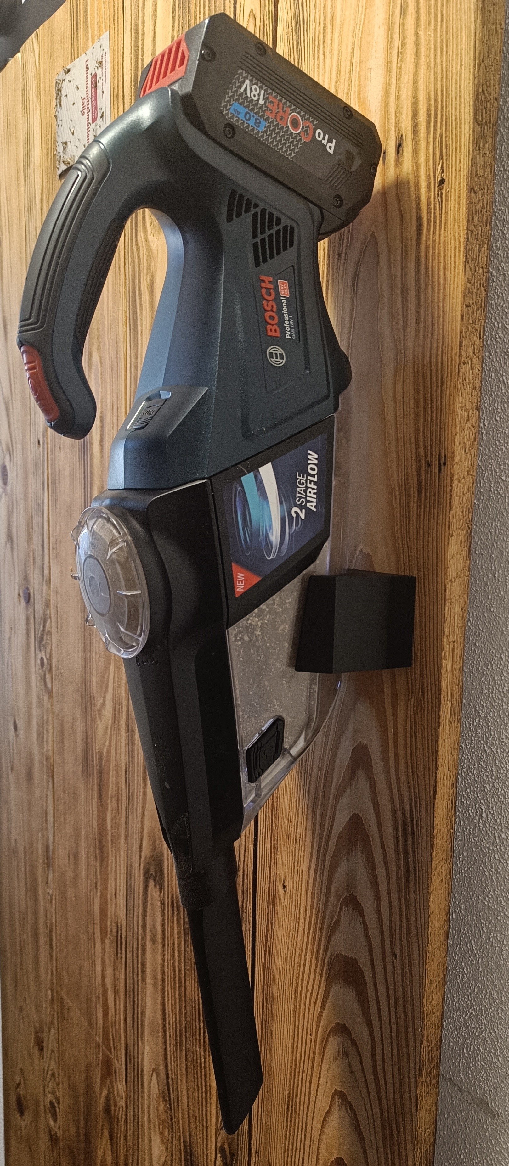Bosch GAS 18v-1 vacuum wall mount