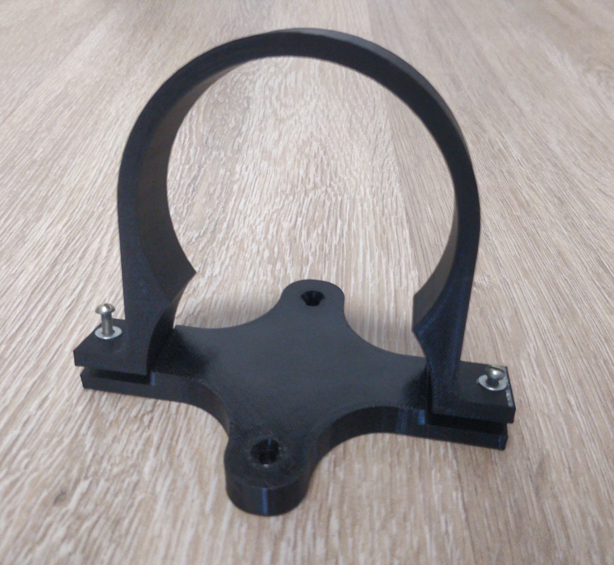 75mm pipe holder