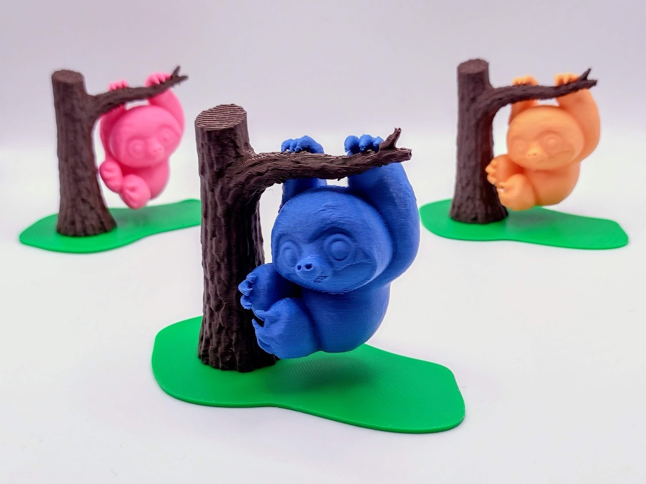 Miniatura 6 do modelo 3D sloth on a branch