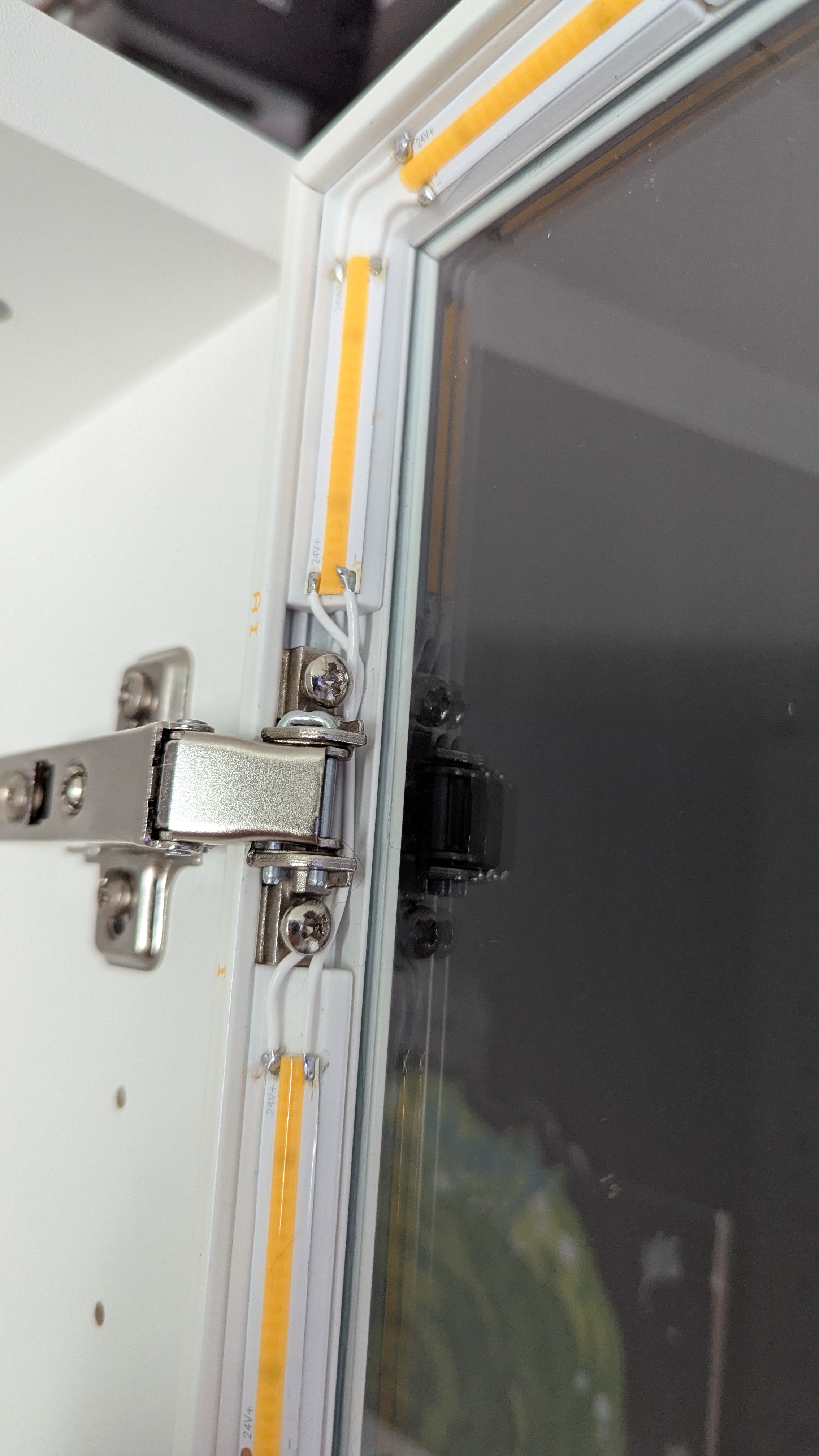 IKEA HÖGBO (HOGBO) Glass Door Compatible COB LED Strip Mounting Trim — miniatura 7