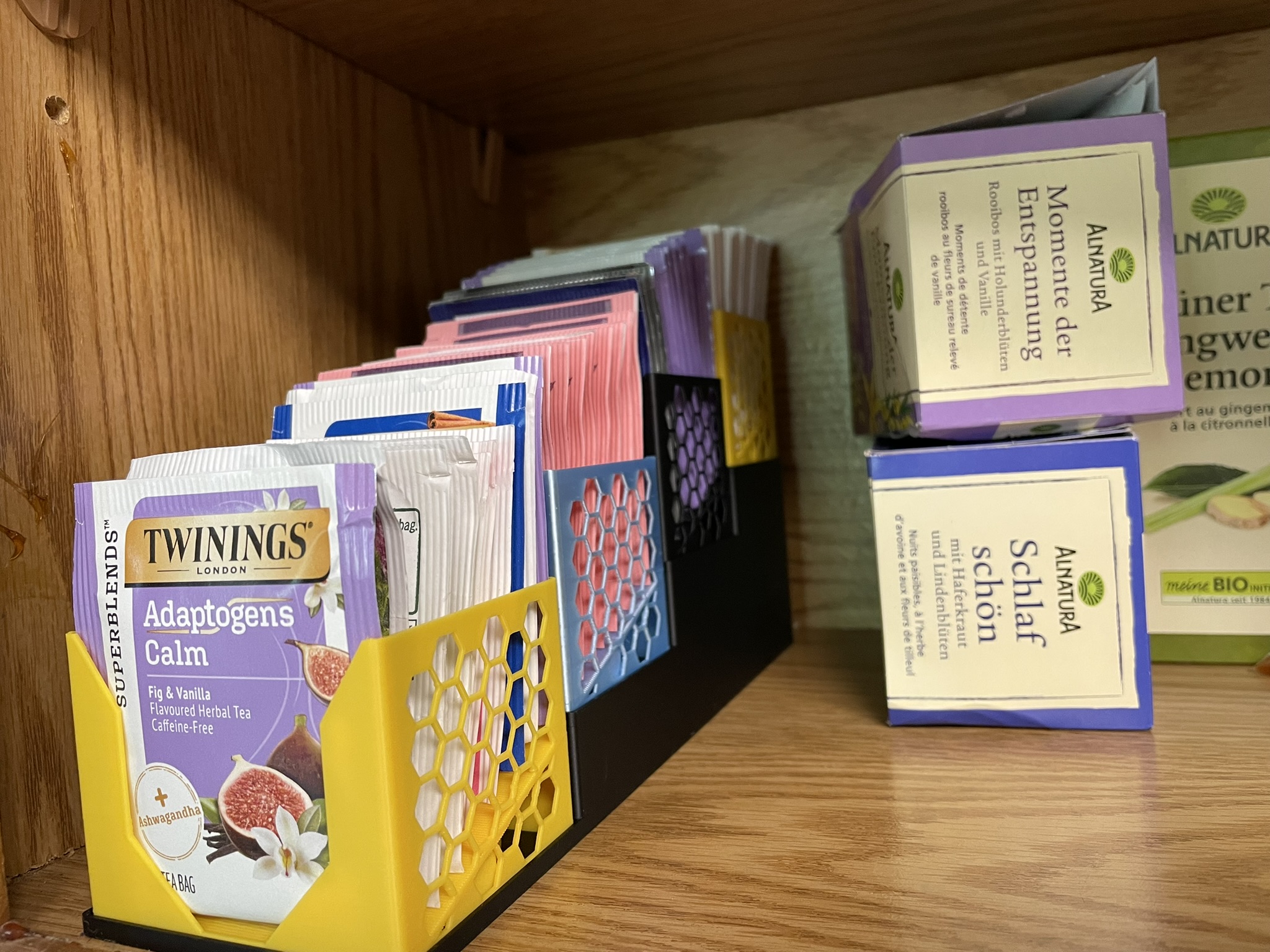 Tea bag organizer with stadium seating
