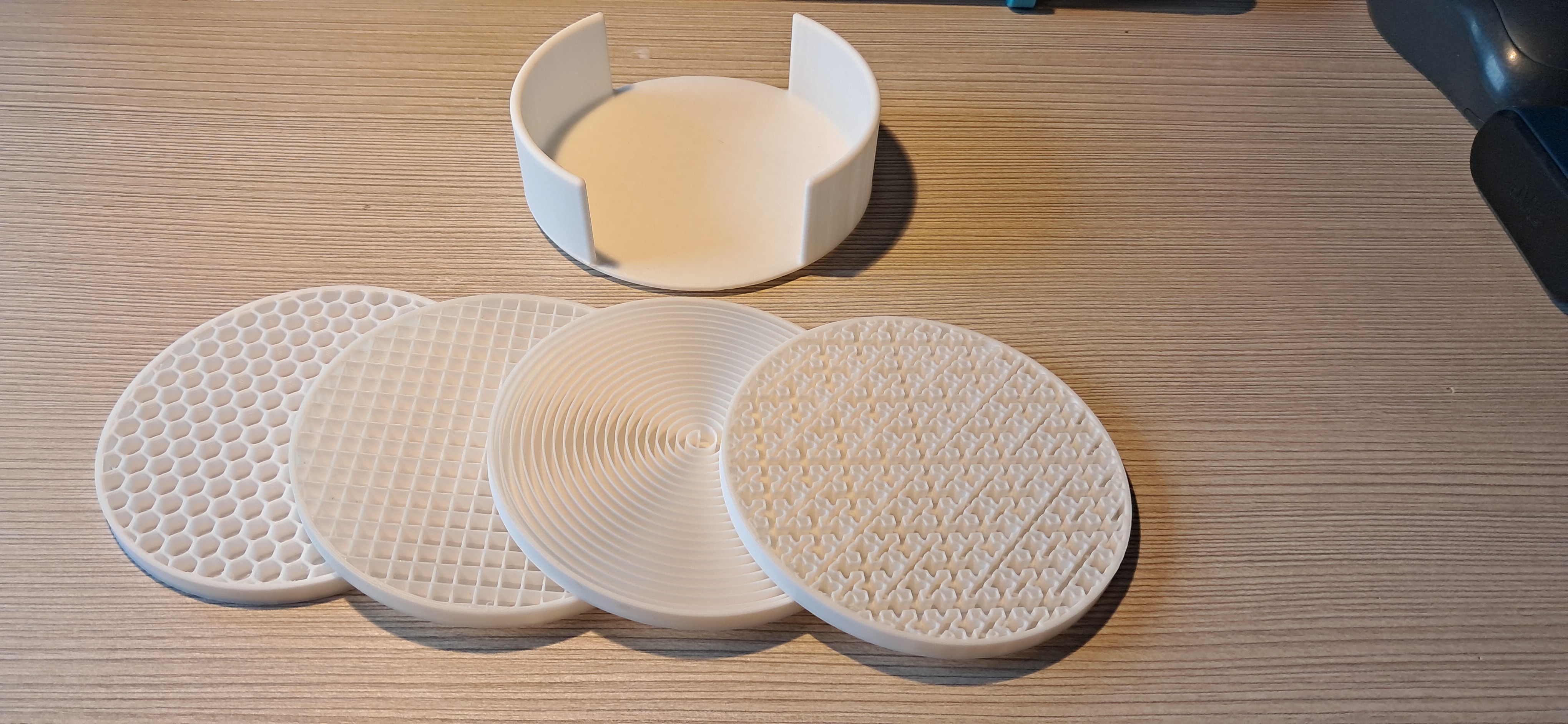 Miniatura 2 do modelo 3D cool customizable coasters