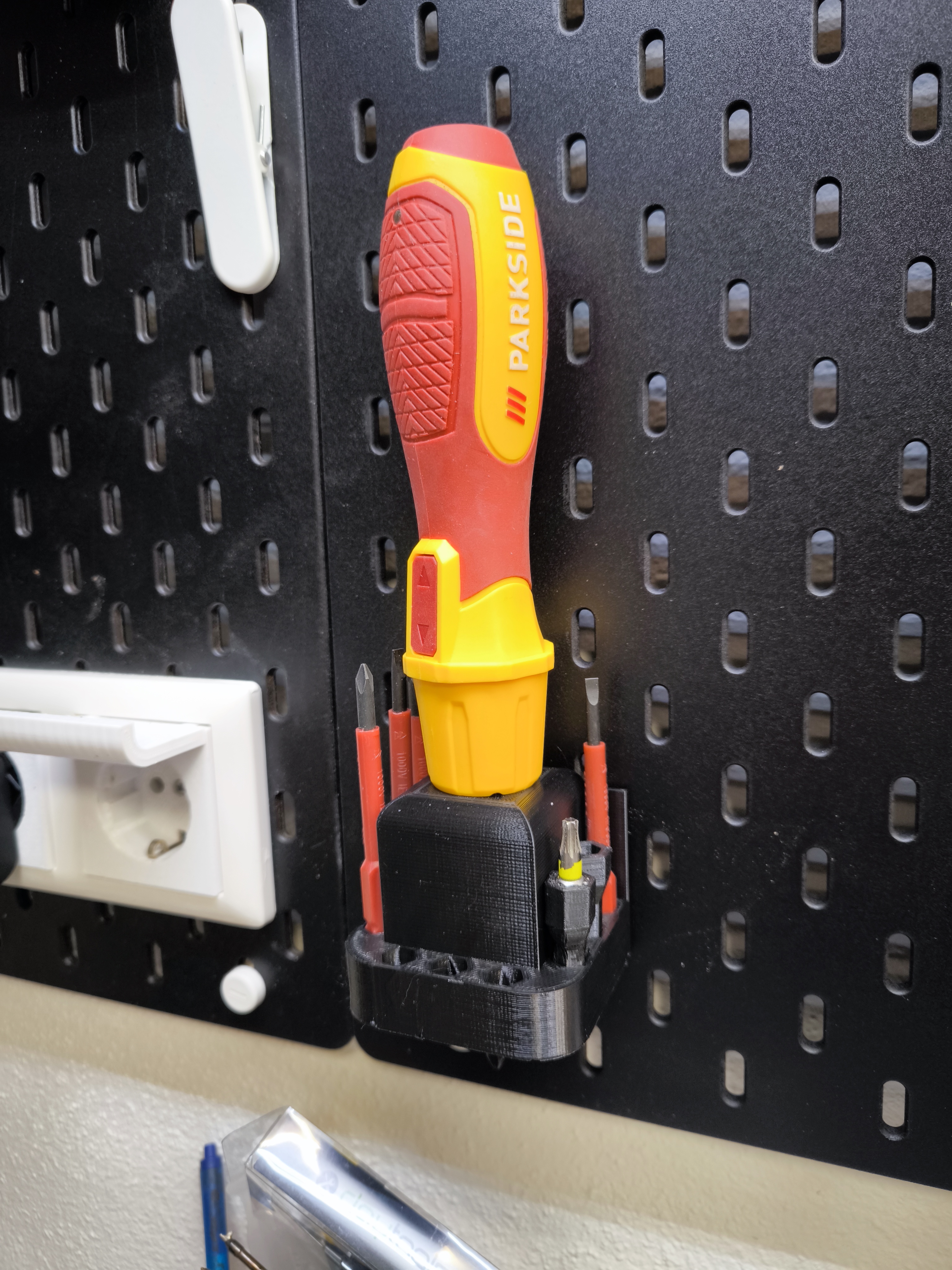 Parkside PASD 4 C3 Bit Adapter und Halter für IKEA SKÅDIS Lochwand