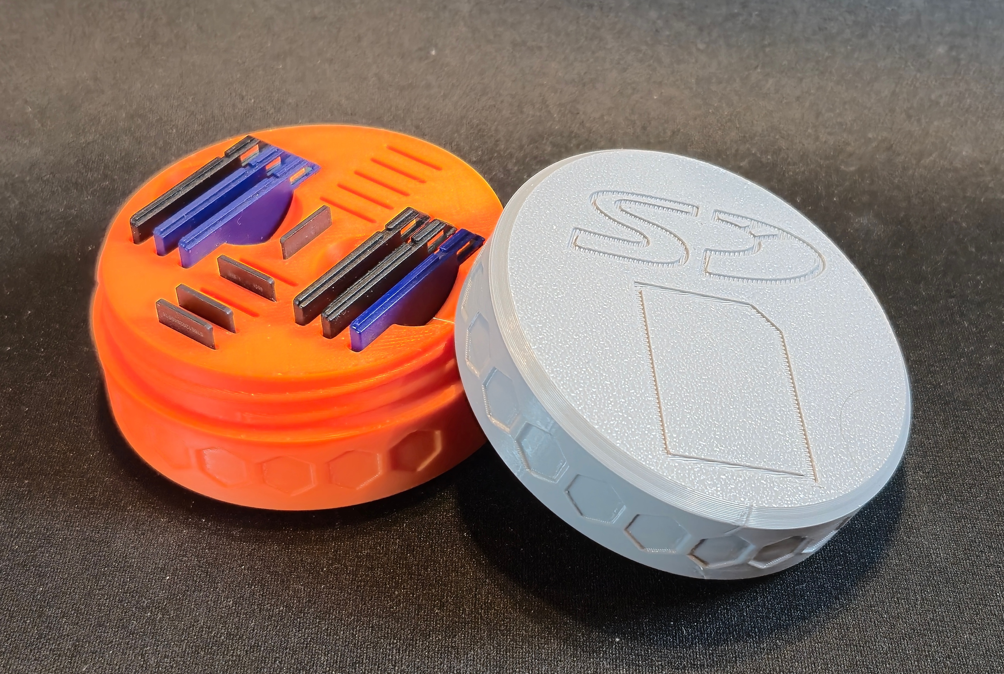 SD and Micro SD Card Container