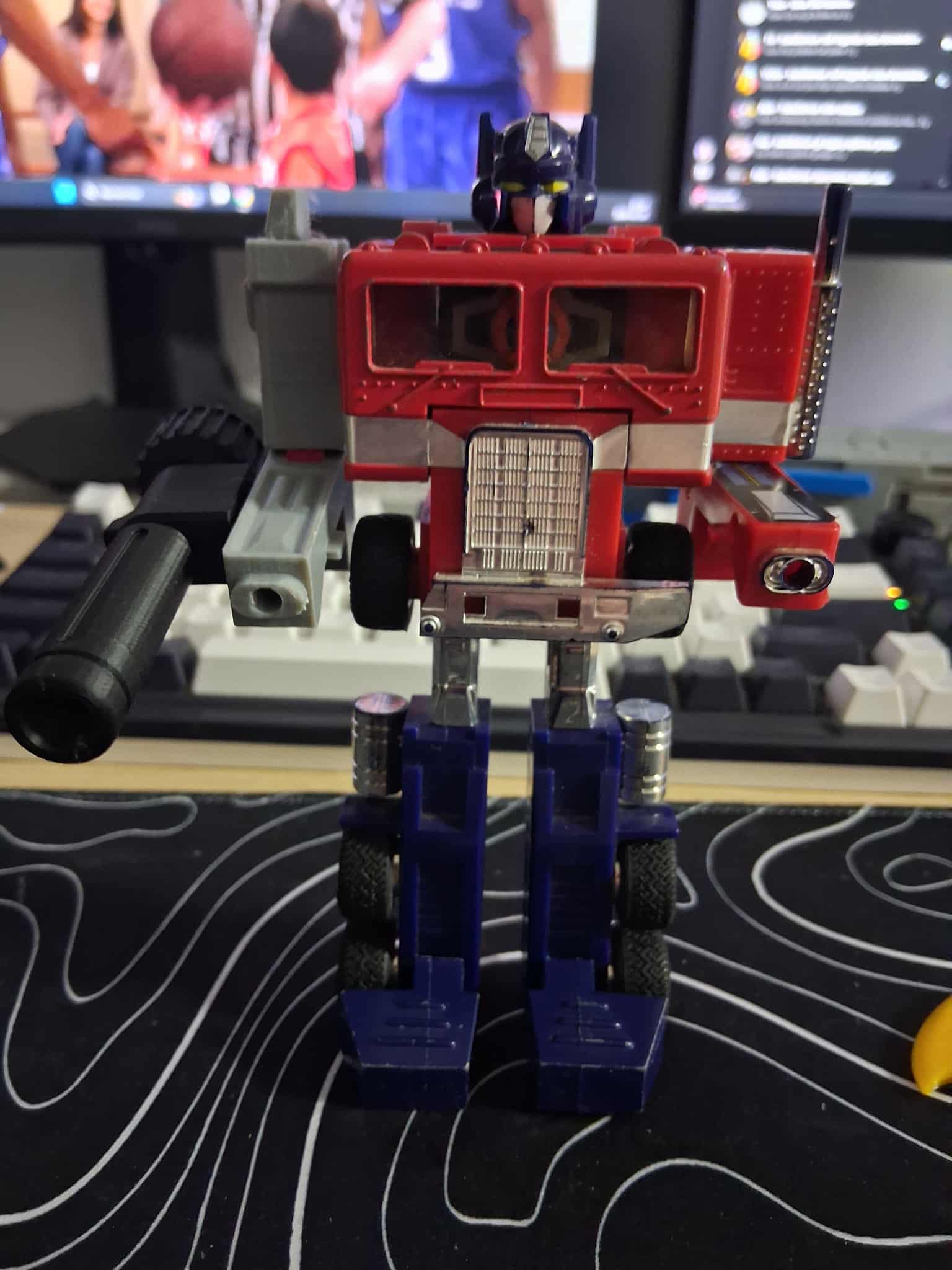 transformer G1 optimus prime Skybound megatron arm