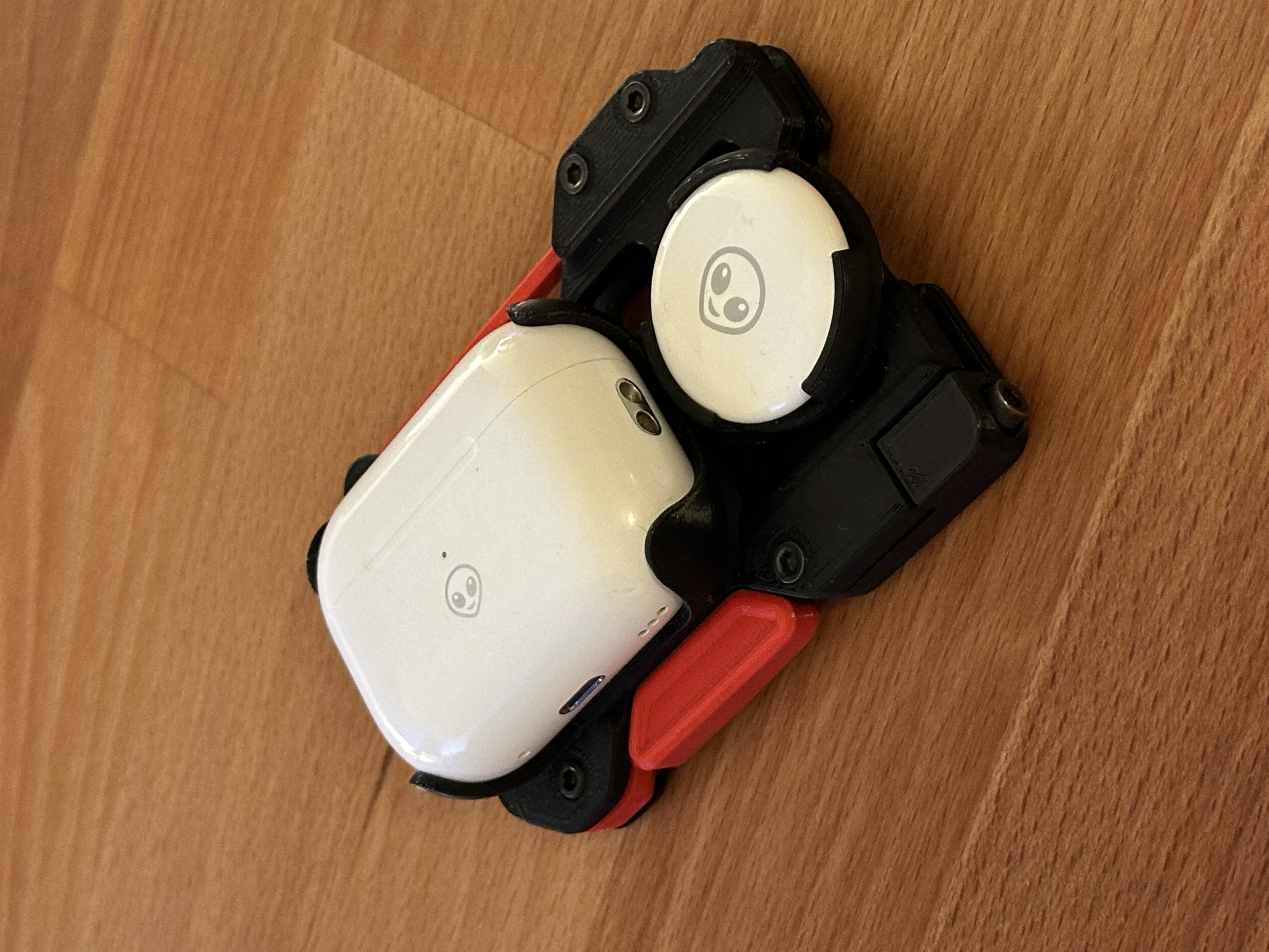 Airtag / Airpods frontcover 3D model thumbnail