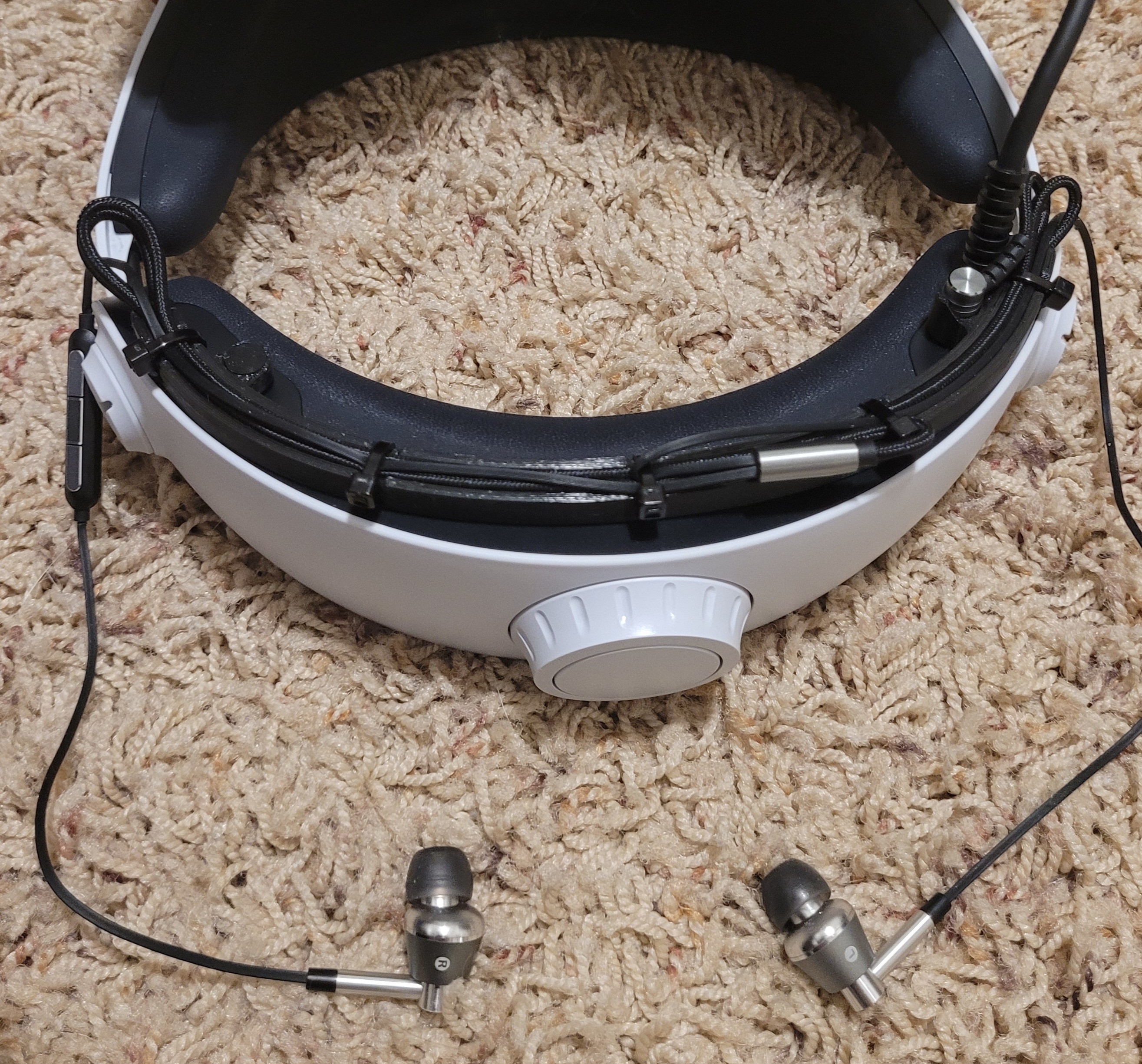 PSVR2 - Headphone / Earbud Holder