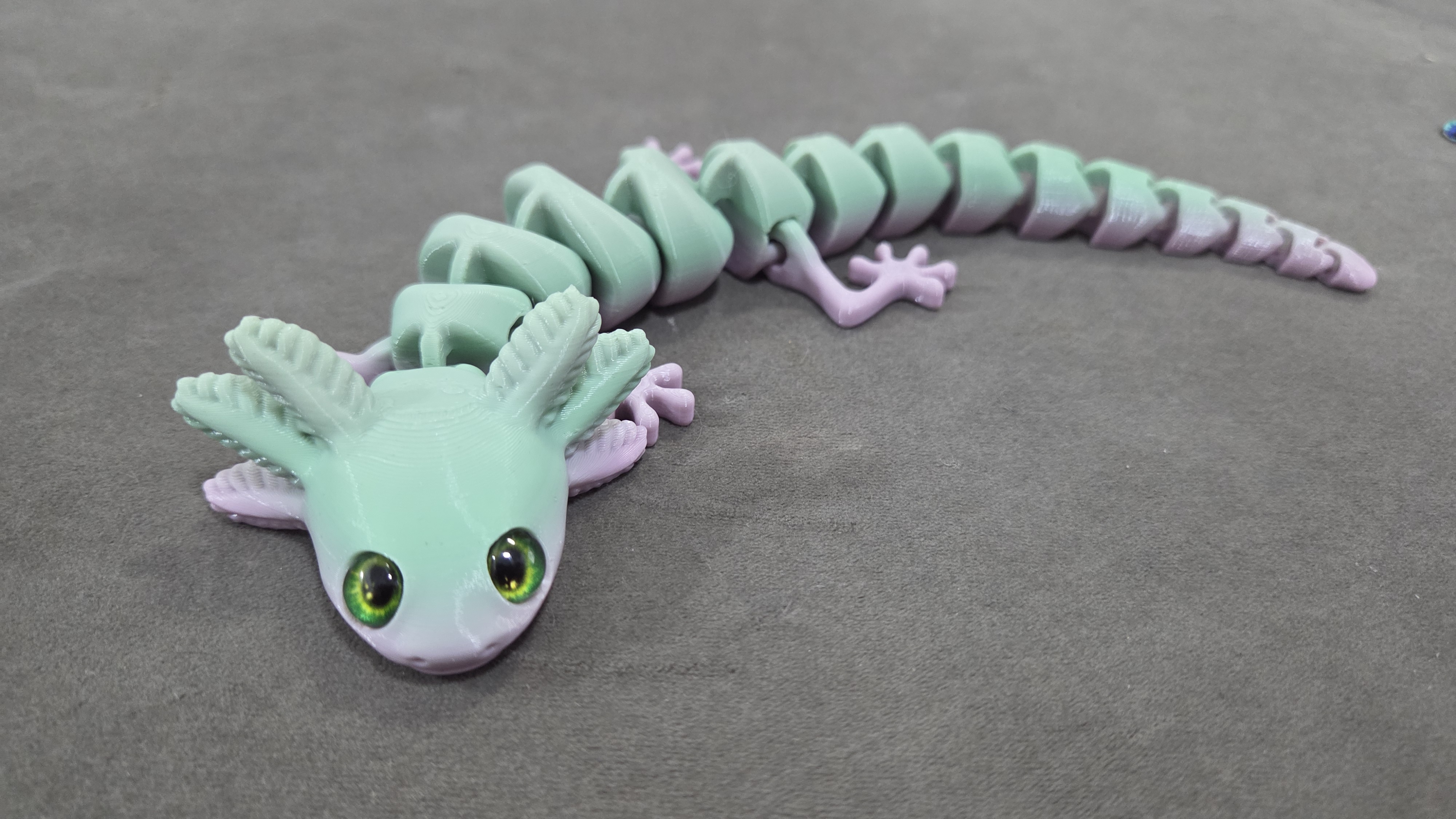 Big eyed Axolotl - 6mm + 8mm glass eye compatible — miniatura 3