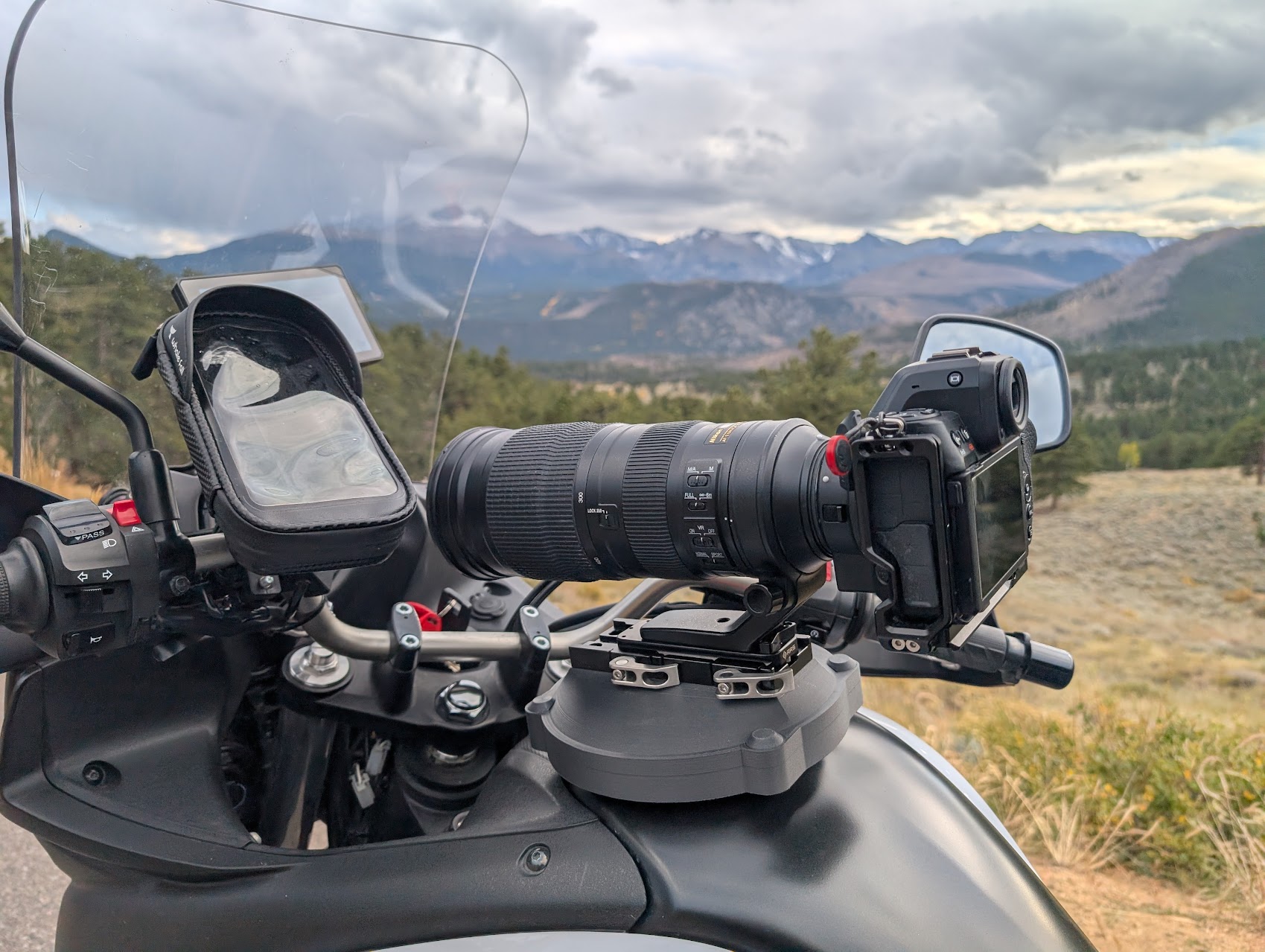 Givi tank bag to SmallRig dovetail camera mount