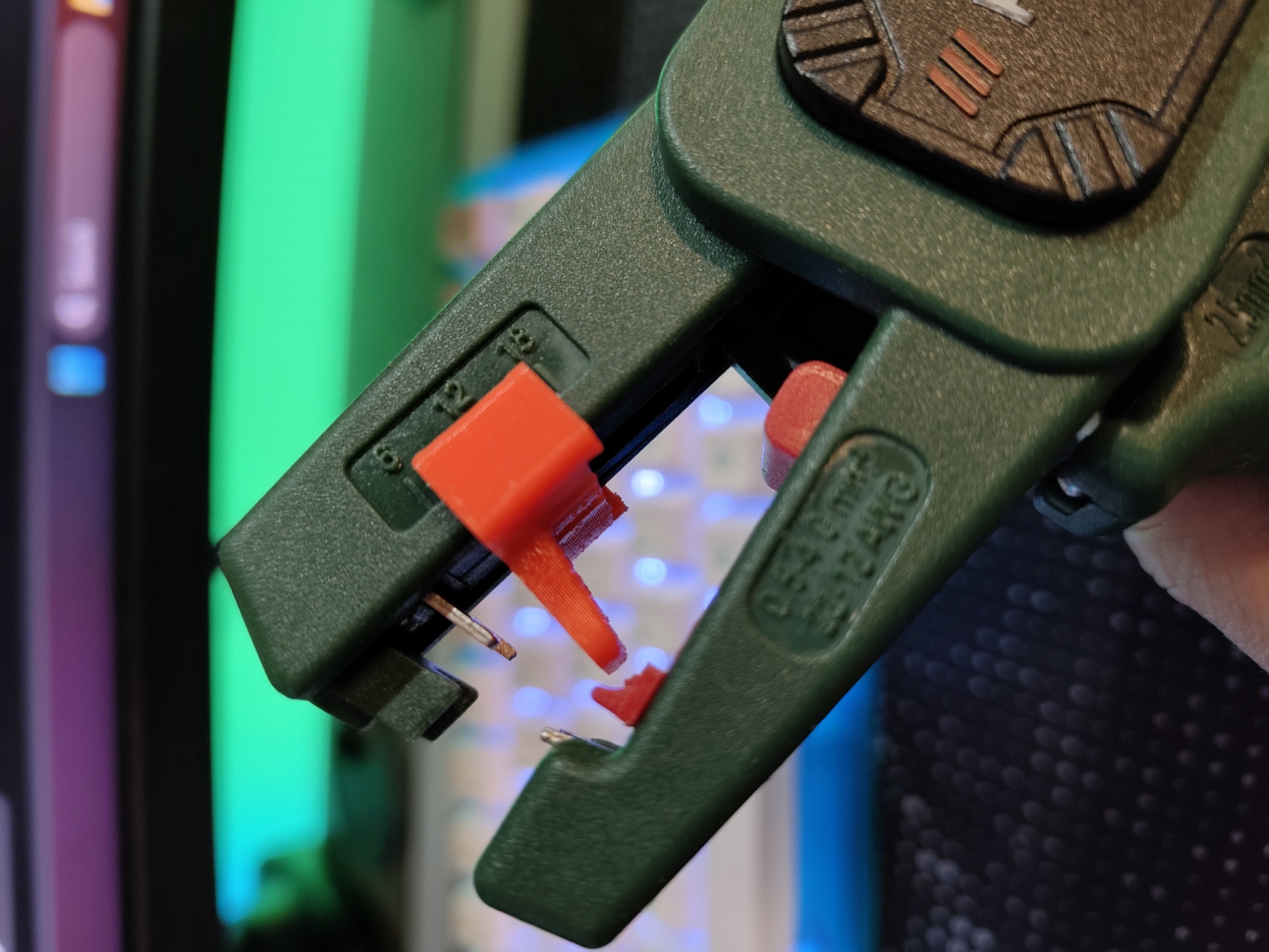 Wirestripper cable stop
