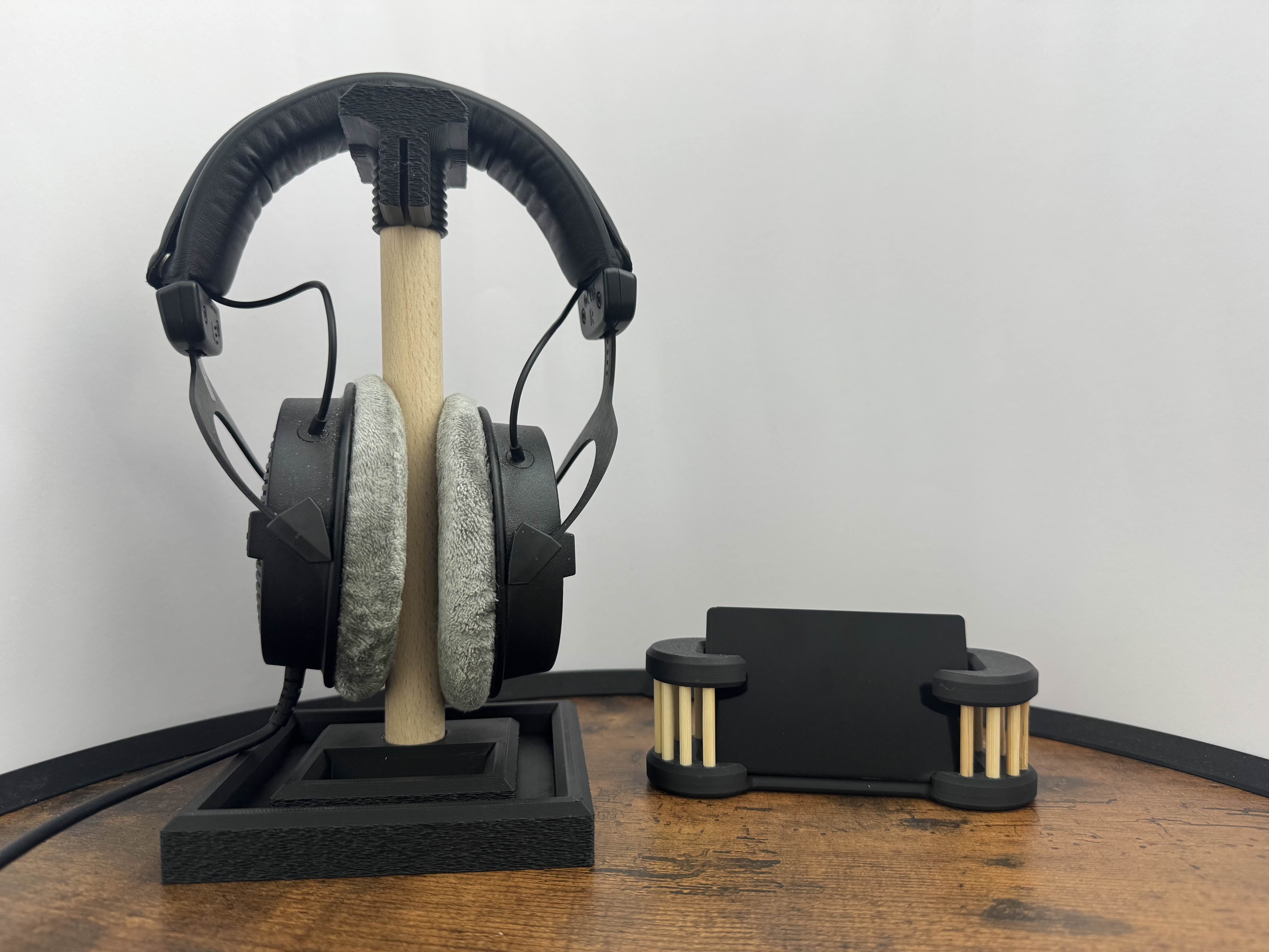Modern Headset Stand – Wood & 3D Print Hybrid