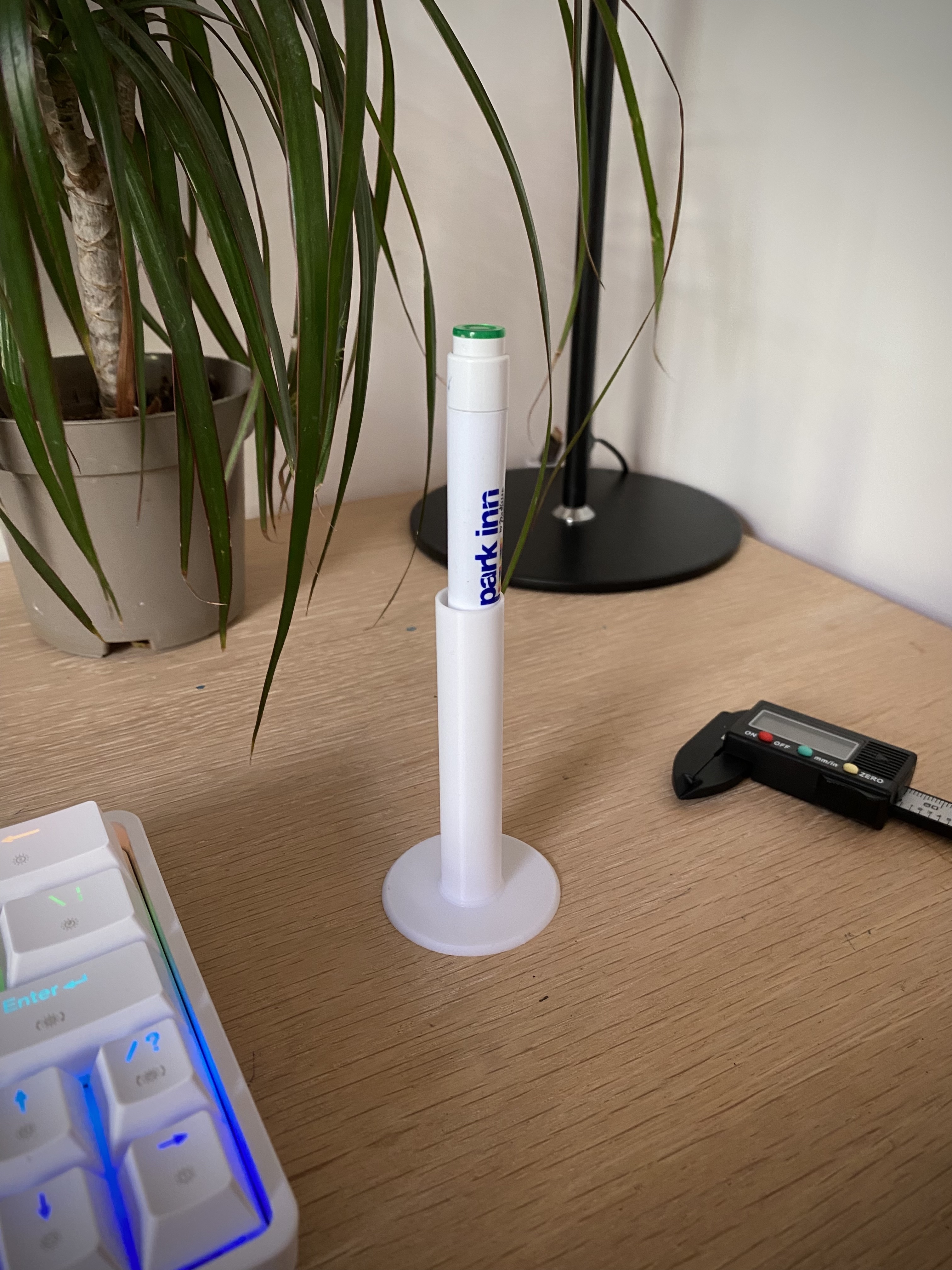Miniatura 3 do modelo 3D simple single pen holder