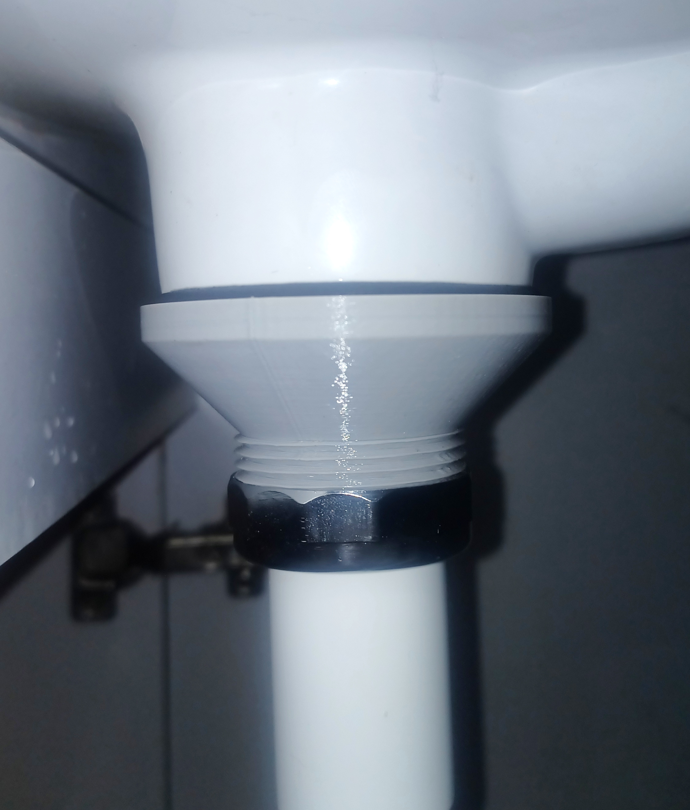 5/4" Basin Waste Replacement (Náhradní umyvadlová výpust 5/4"), no supports, print in place — thumbnail 2