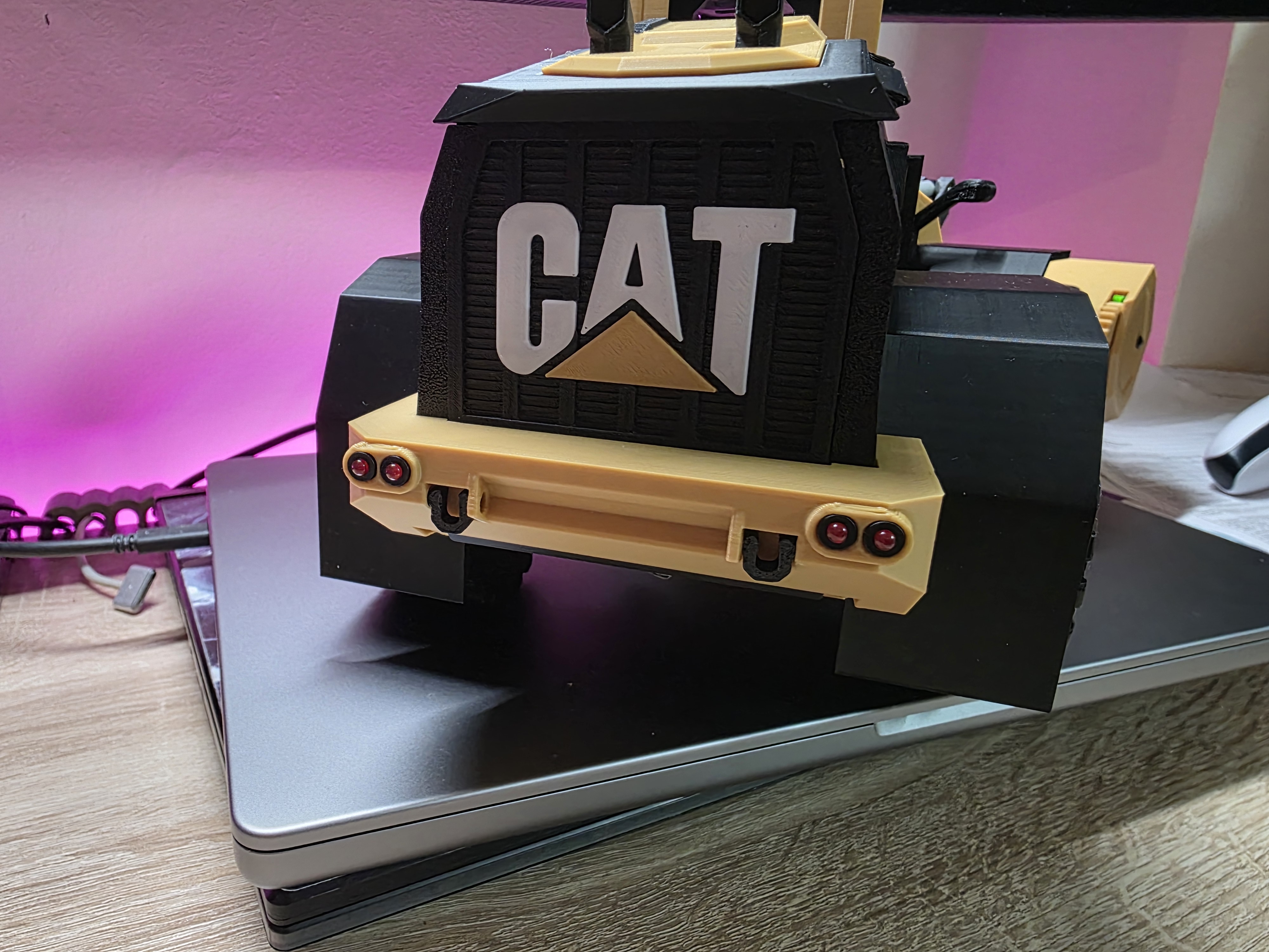 Rear CAT grille (no bleeding) 3D model thumbnail