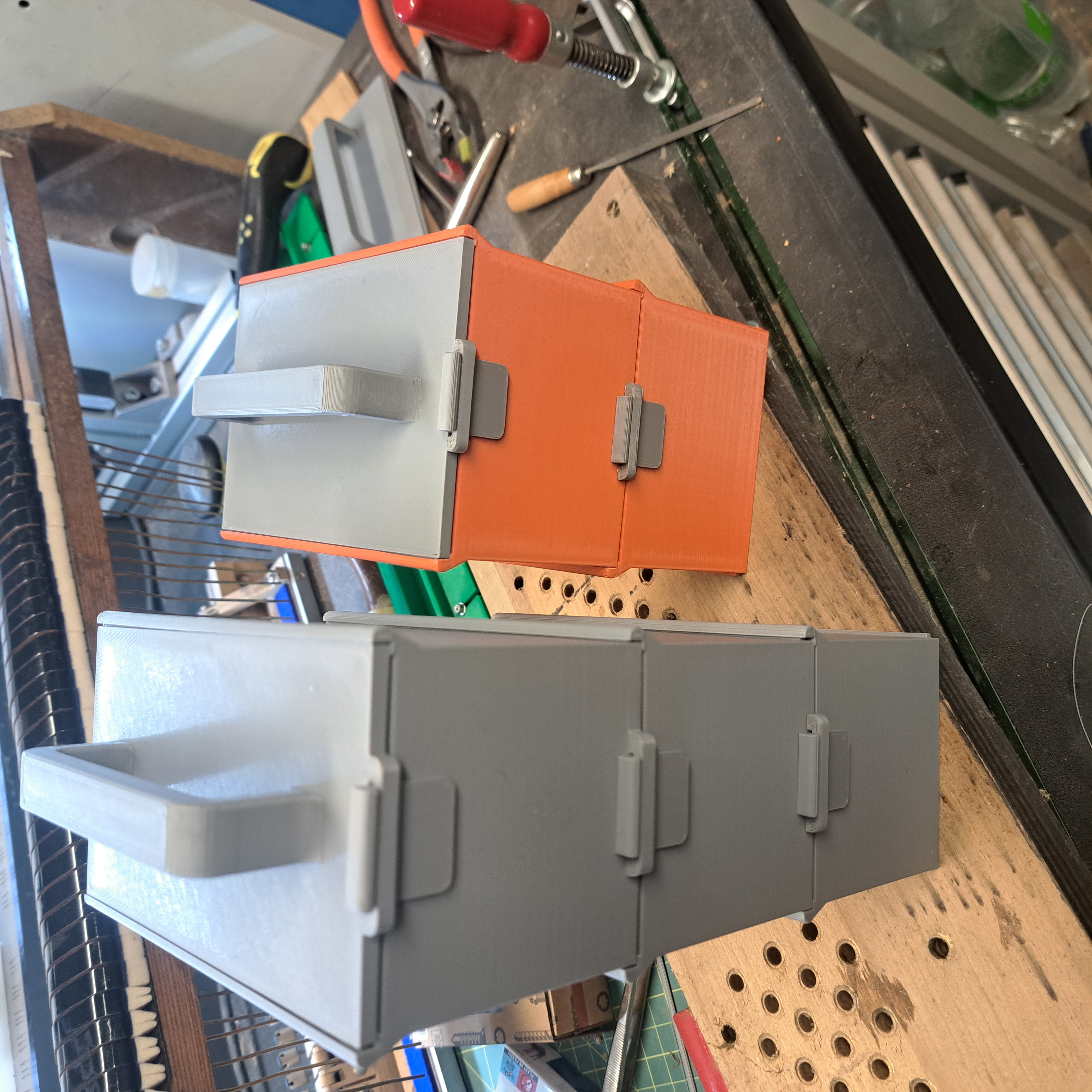 Stackable boxes