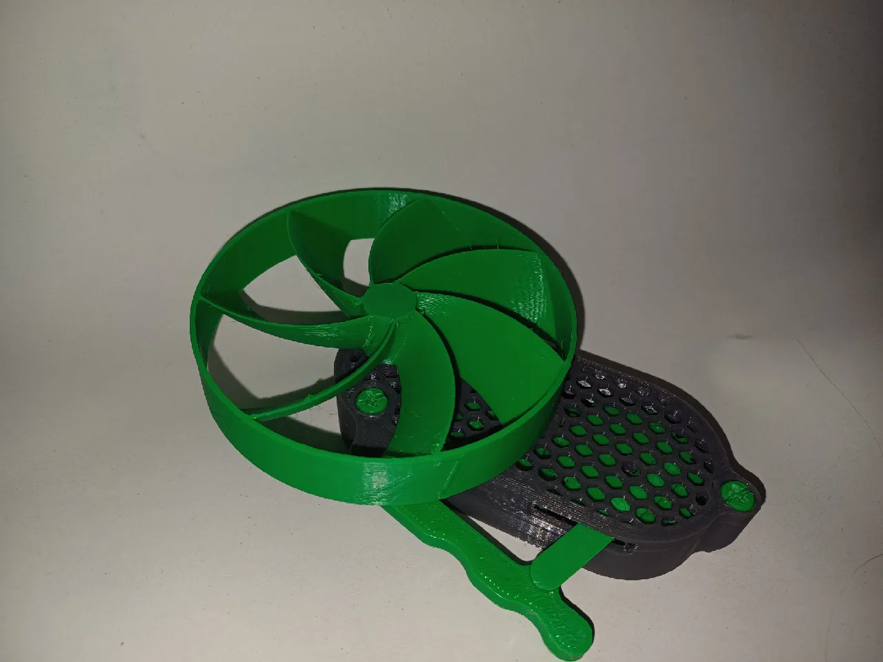 Squeeze Fan - POCKET SIZE by Jakub Gon | Download free STL model