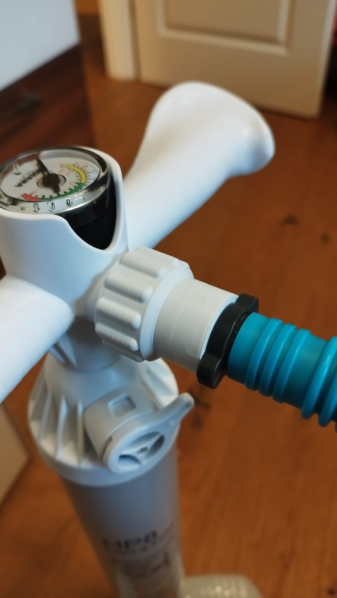 SUP pump adapter for small bayonet